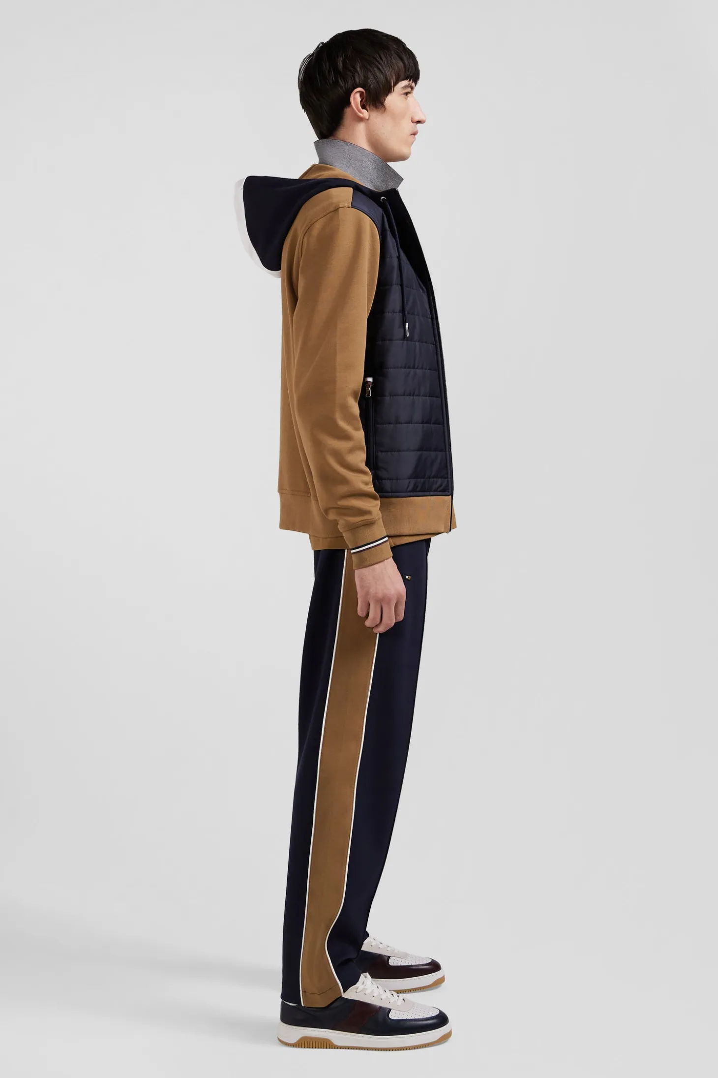 Regular camel zipped bi-material sweatshirt with padded front
