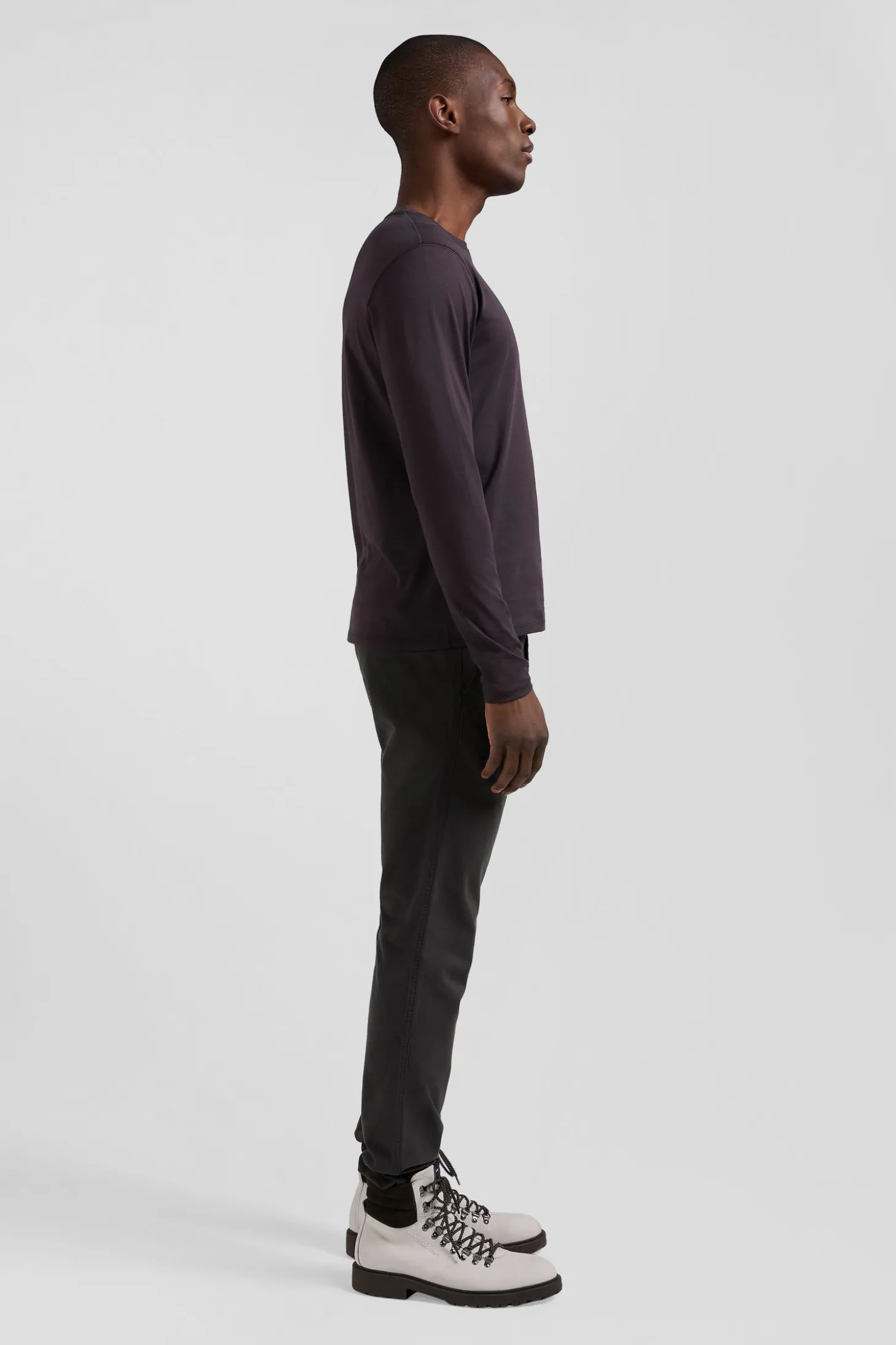 Regular dark brown long-sleeved Pima cotton T-shirt