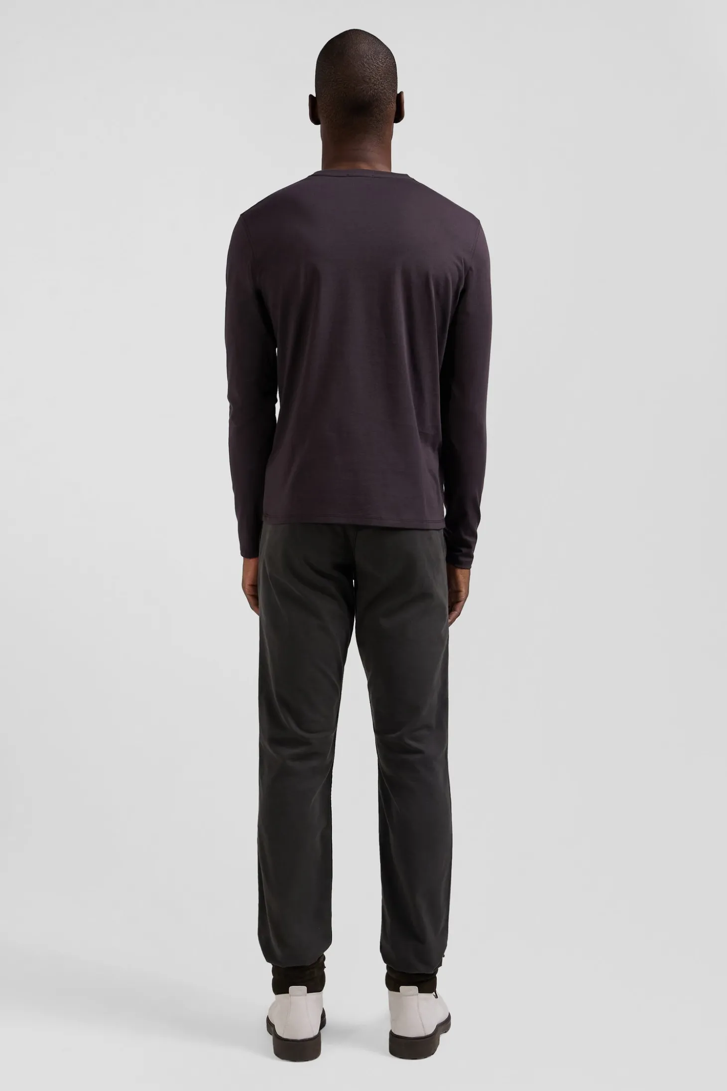 Regular dark brown long-sleeved Pima cotton T-shirt