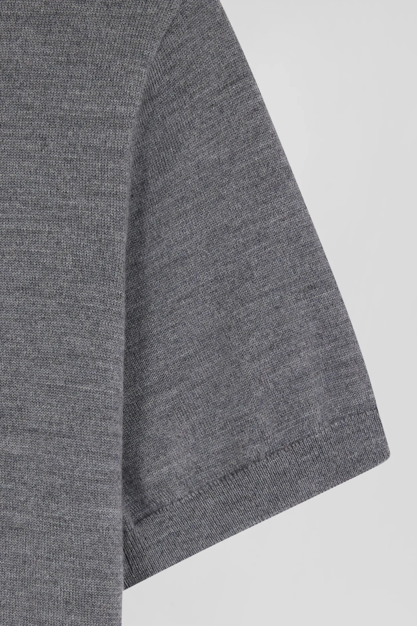 Regular dark grey short-sleeved wool polo neck jumper