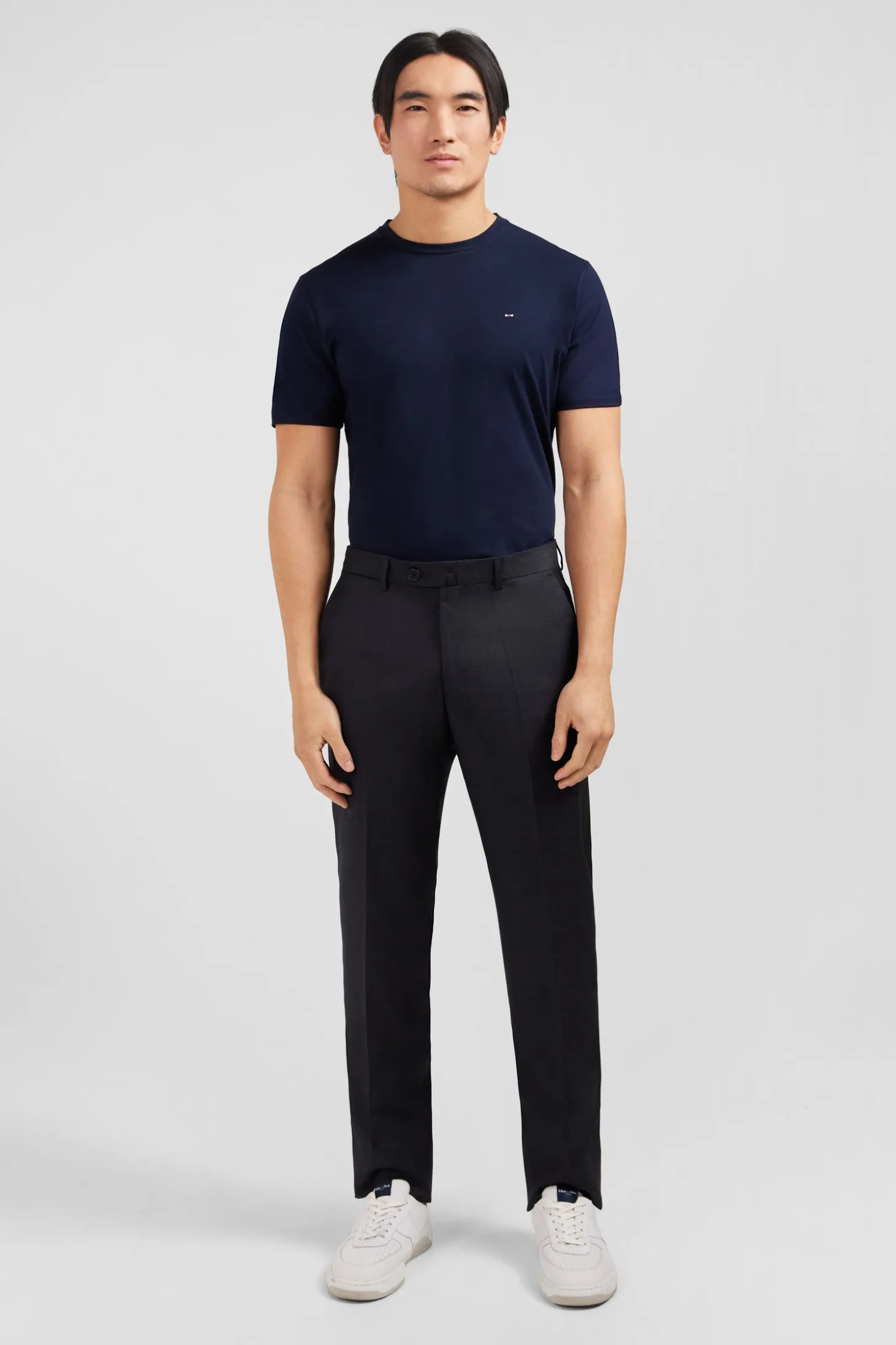 Regular dark grey wool trousers with broken fold