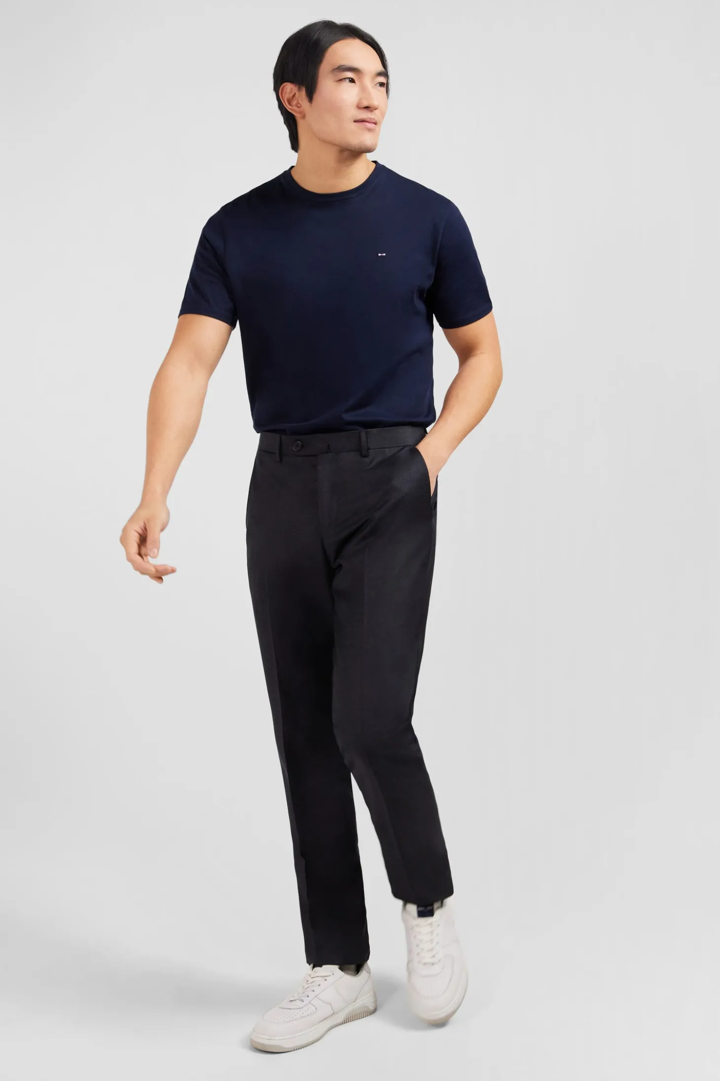 Regular dark grey wool trousers with broken fold