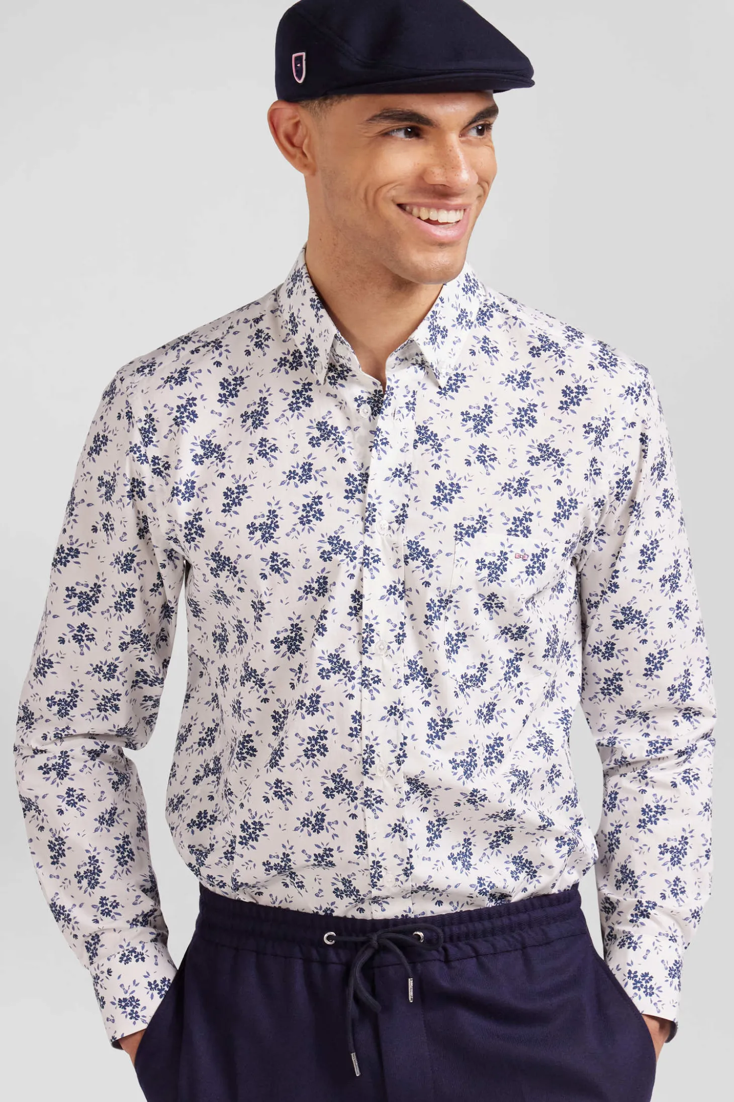 Regular ecru cotton poplin shirt with navy floral print
