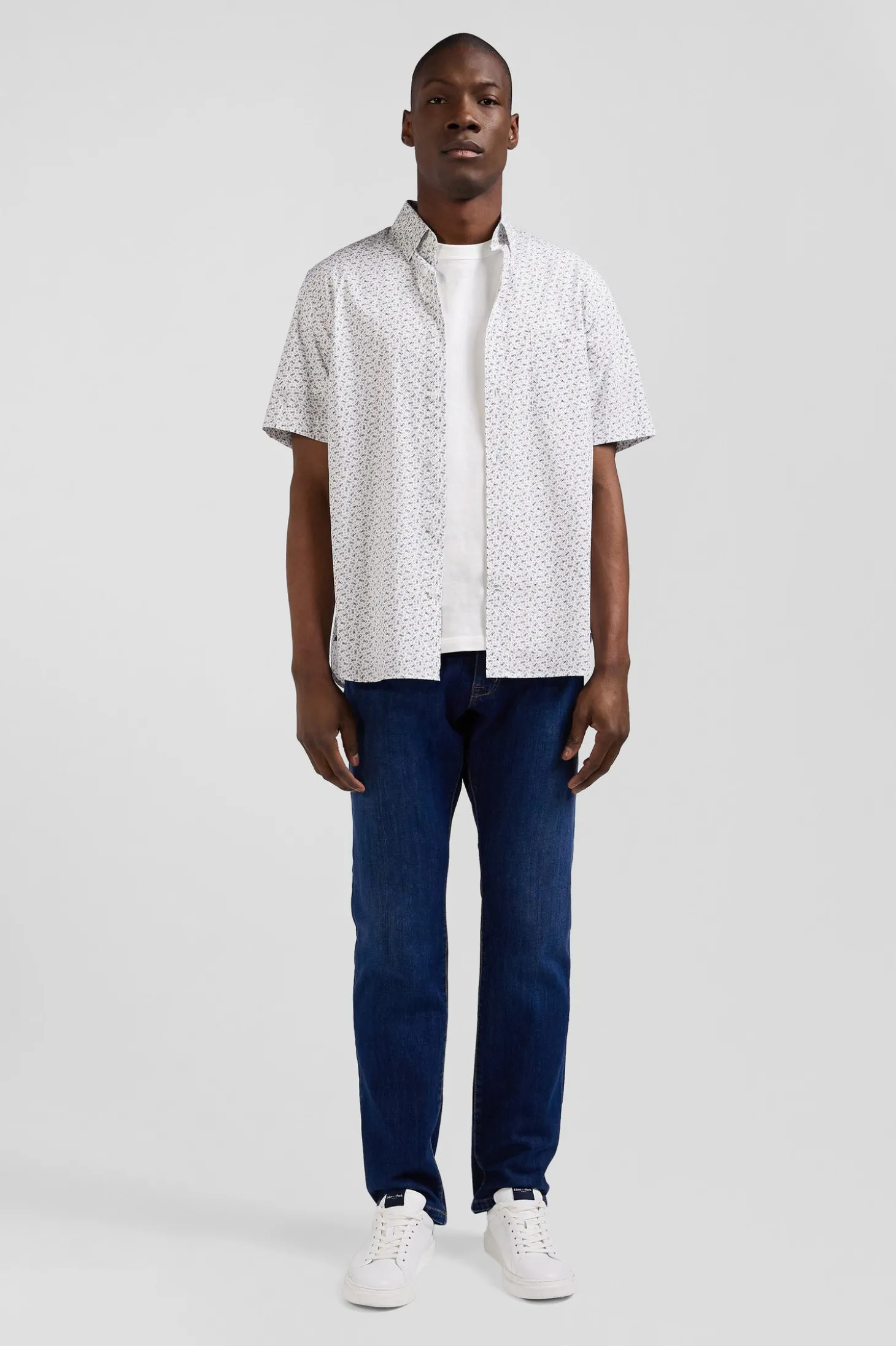 Regular ecru cotton short-sleeved shirt with microprint
