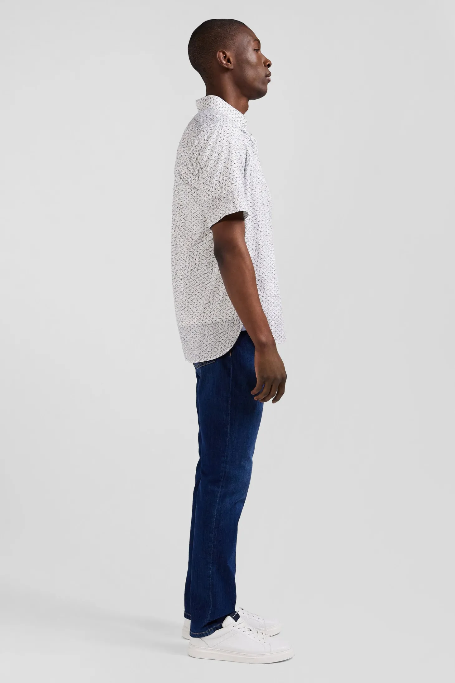 Regular ecru cotton short-sleeved shirt with microprint