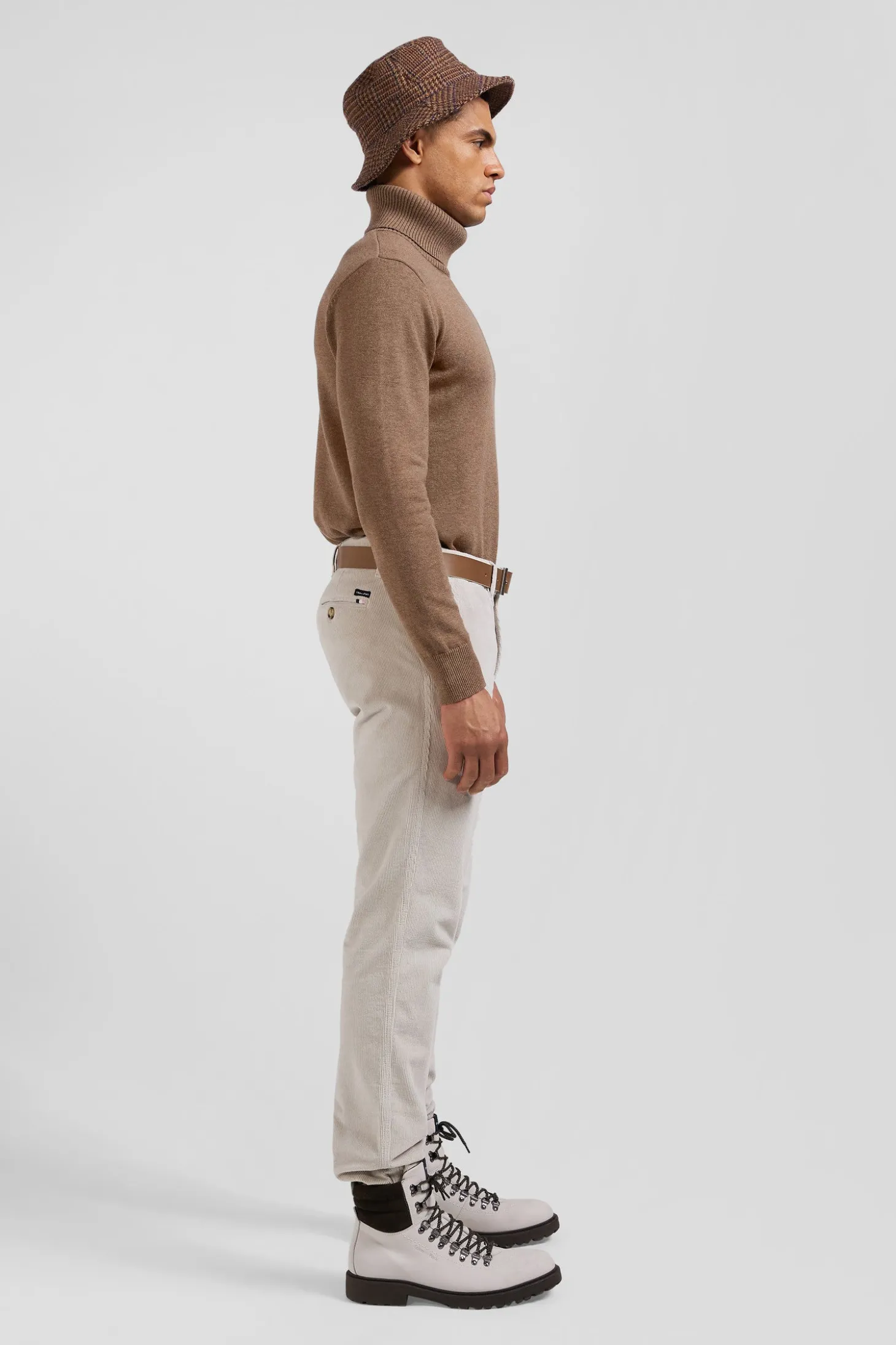 Regular ecru stretch cotton velvet chino trousers