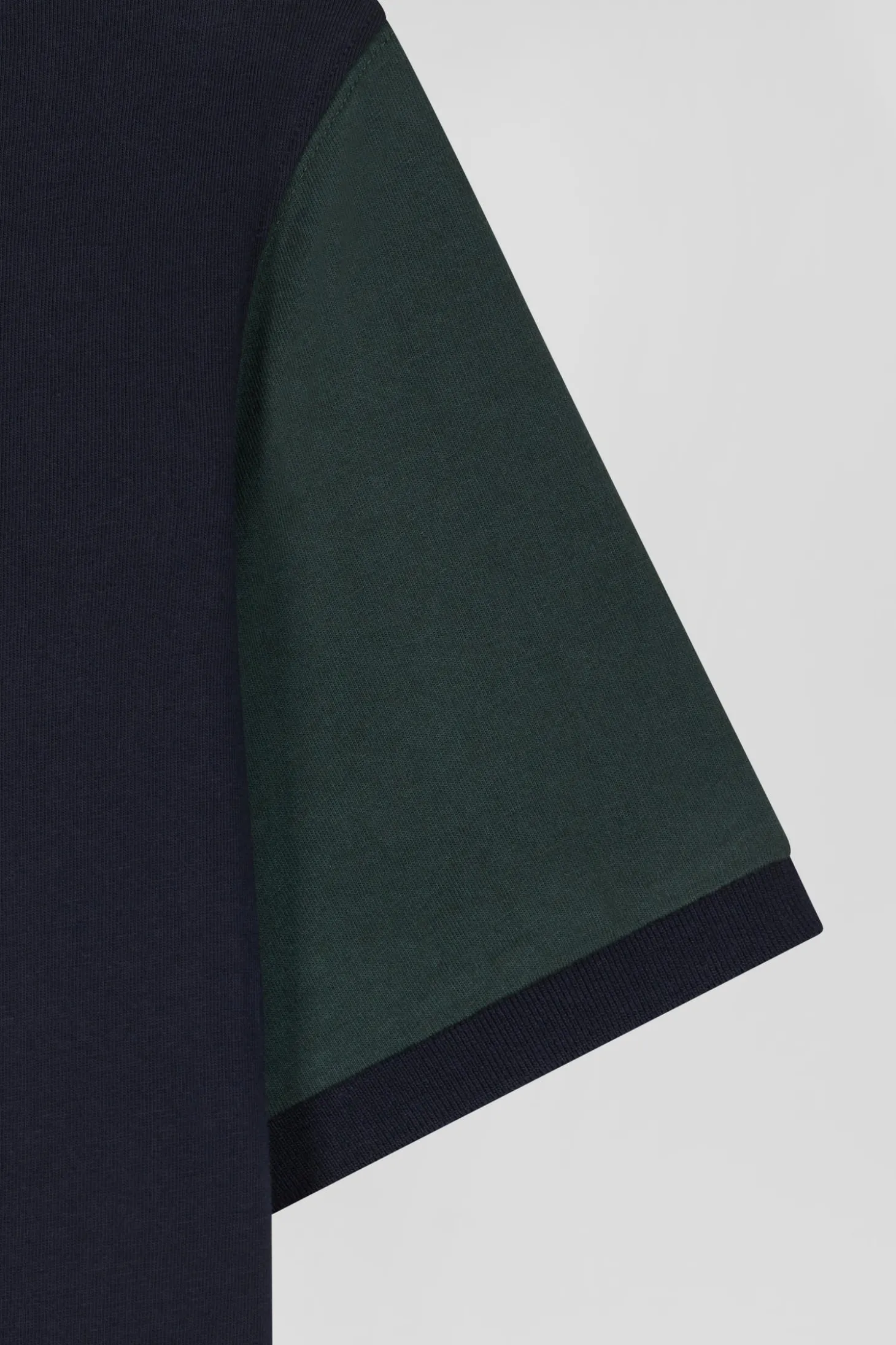 Regular green cotton T-shirt with short contrasting sleeves