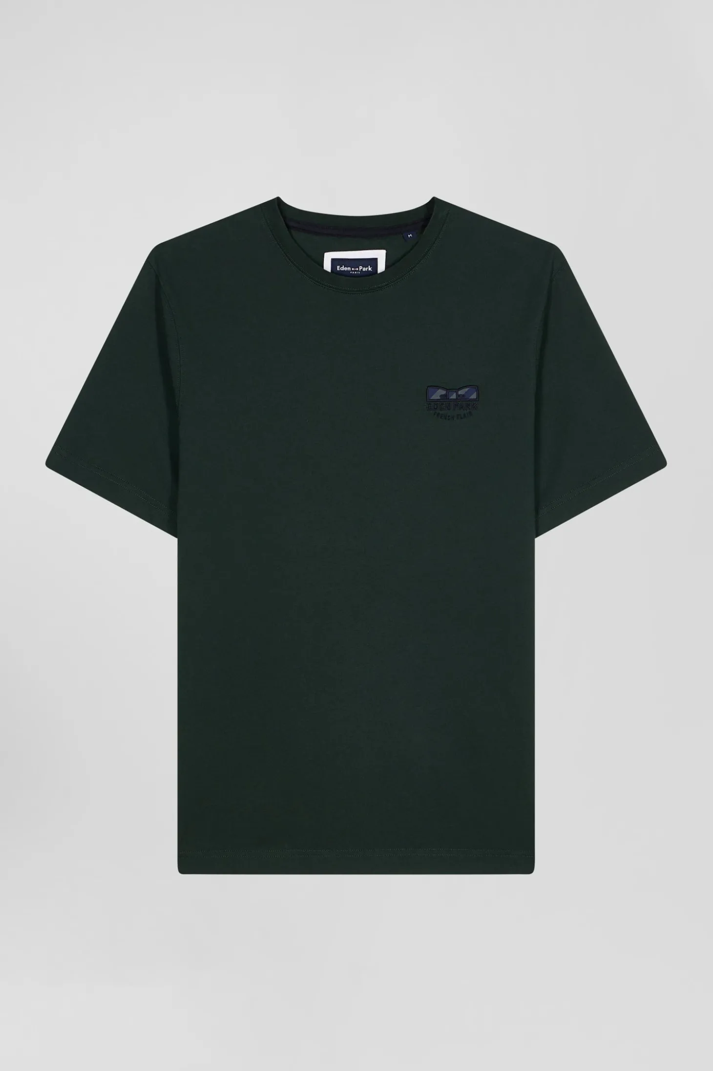 Regular green short-sleeved cotton T-shirt with tie patchwork emblem