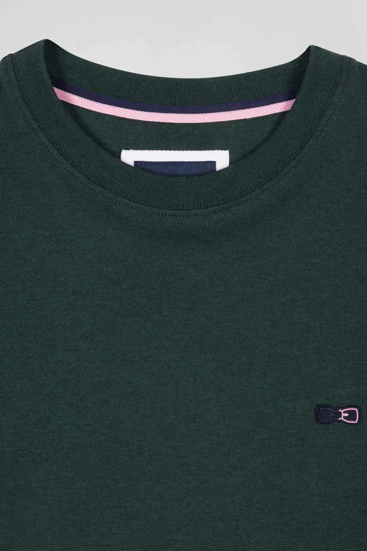 Regular green short-sleeved cotton T-shirt with emblem embroidery