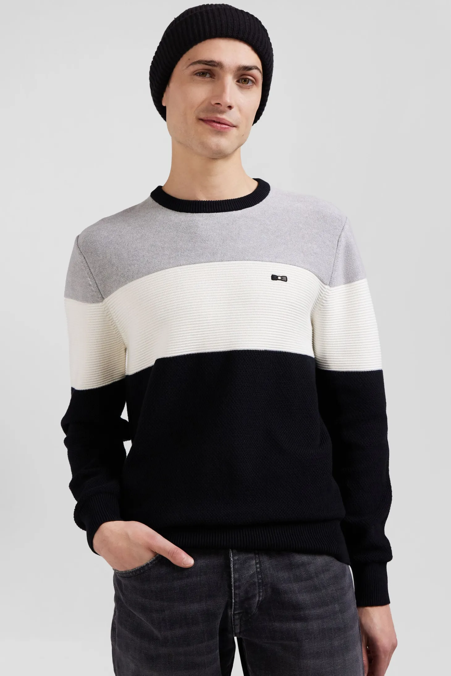 Regular grey and white cotton crew neck jumper with knit patterns