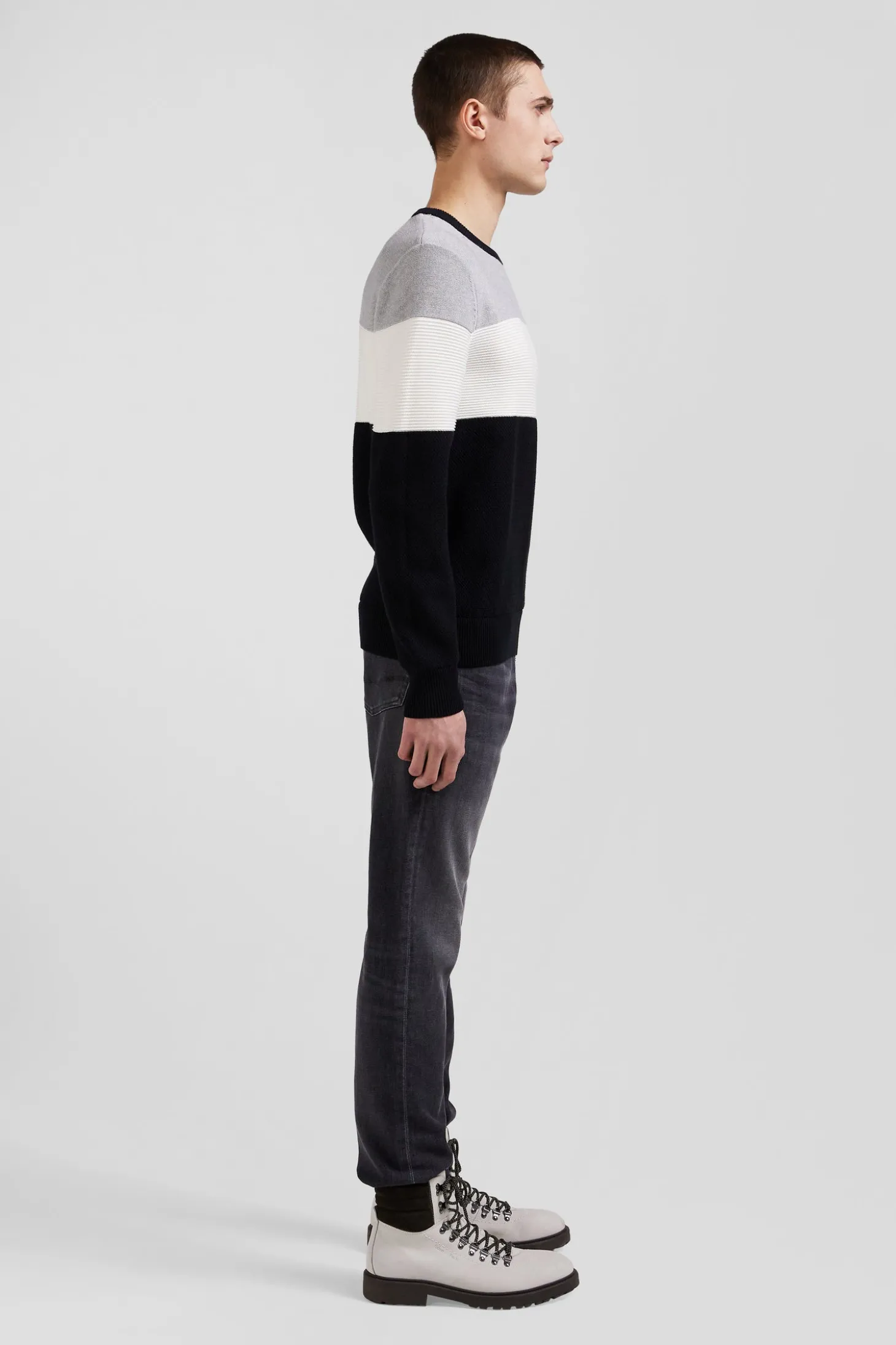 Regular grey and white cotton crew neck jumper with knit patterns