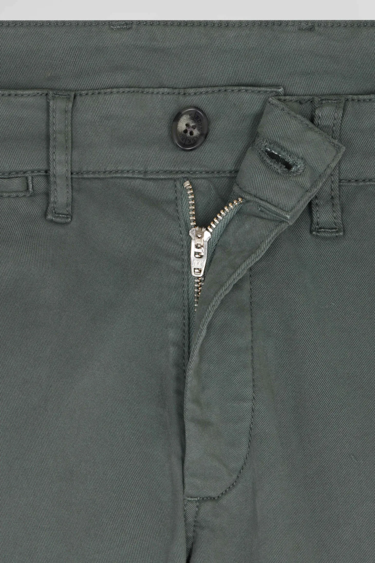 Regular grey chino trousers in stretch cotton gabardine
