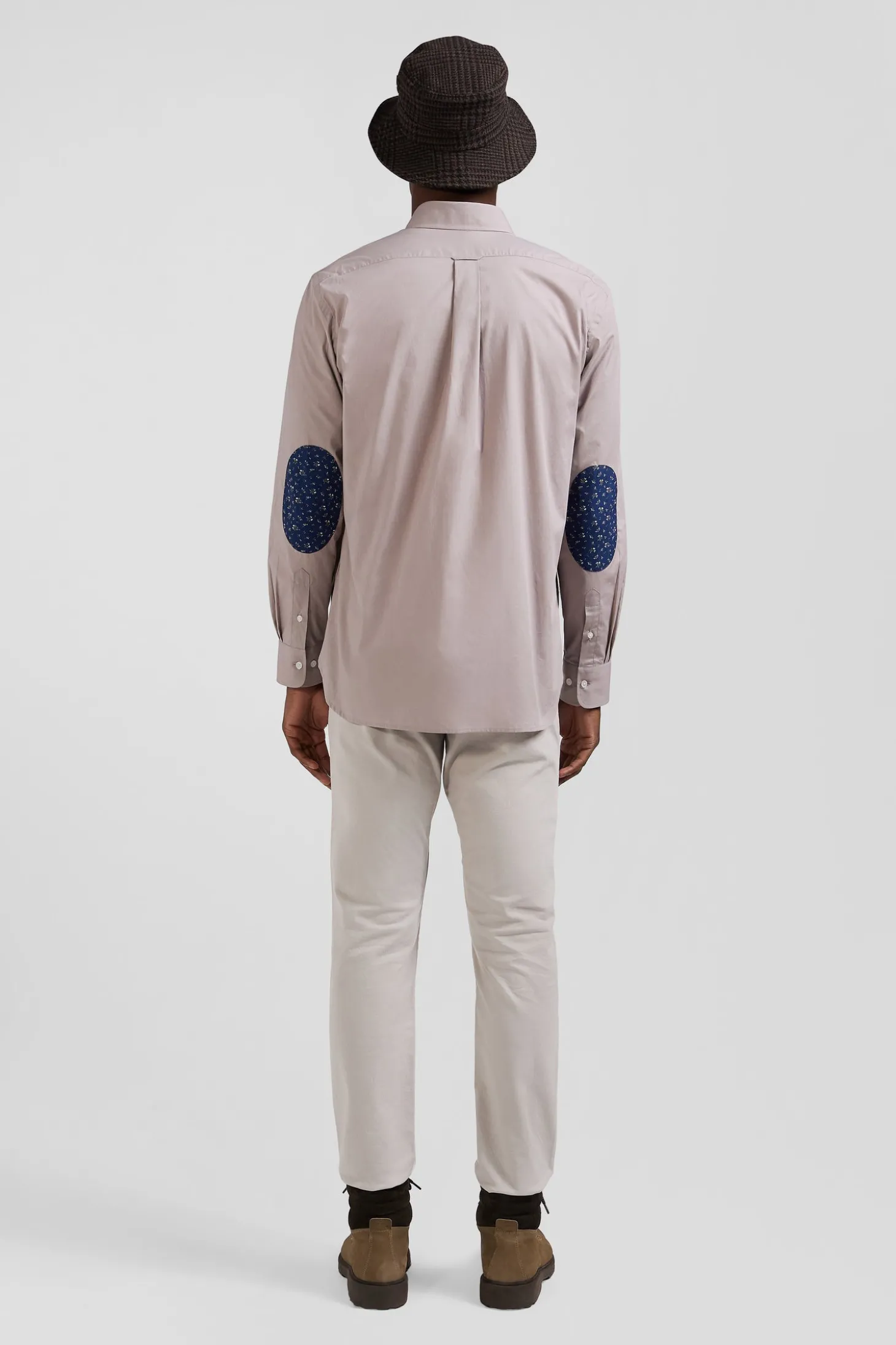 Regular grey cotton poplin shirt with button-down collar and printed elbow patches