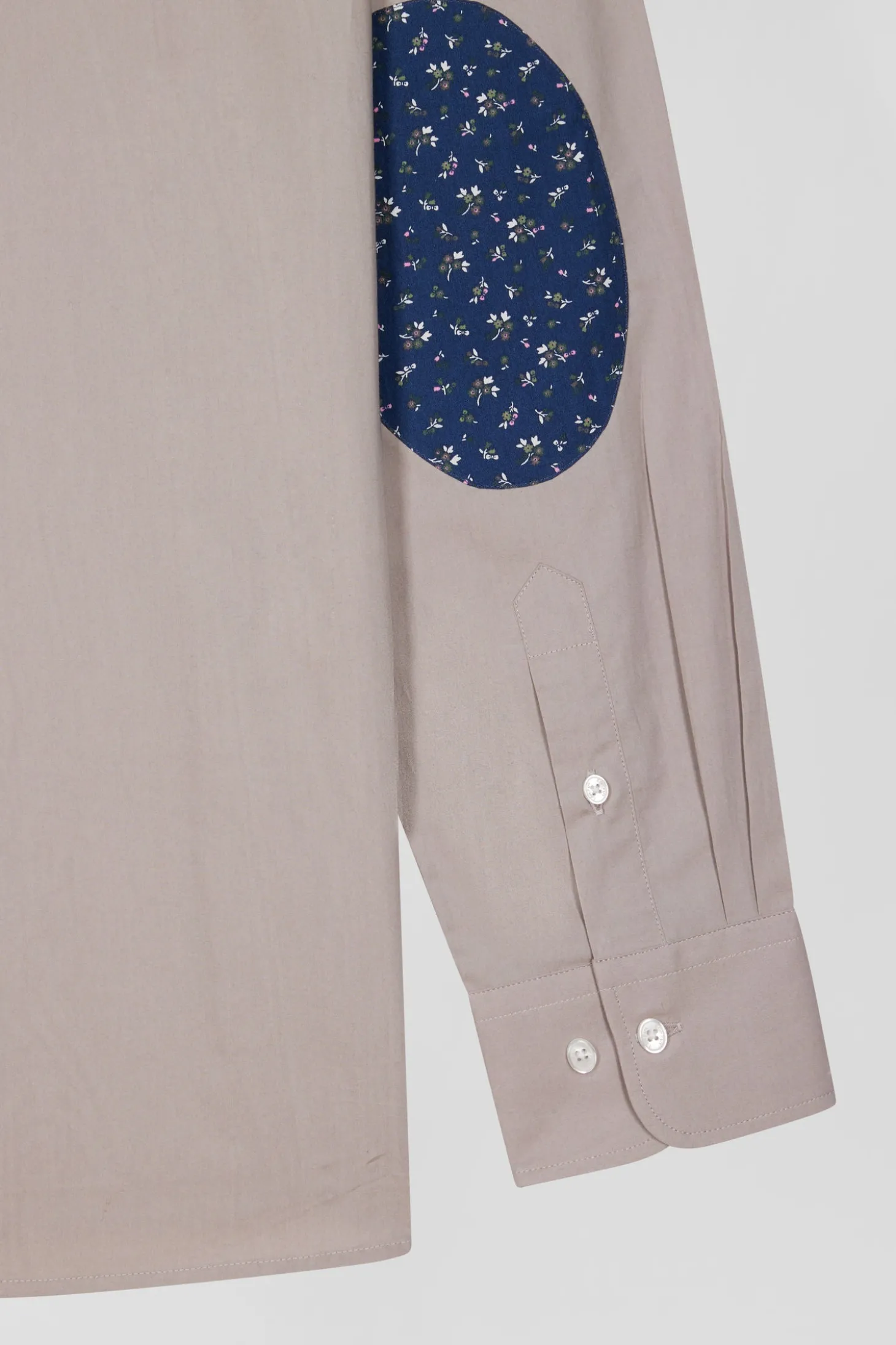 Regular grey cotton poplin shirt with button-down collar and printed elbow patches