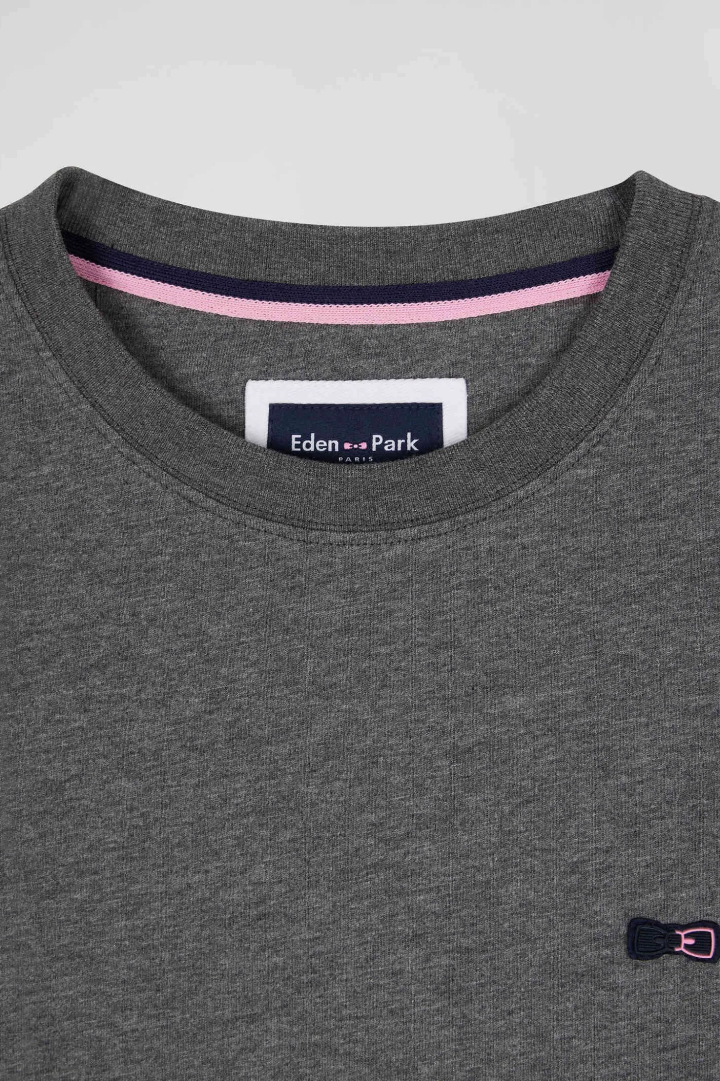Regular grey short-sleeved cotton T-shirt with emblem embroidery