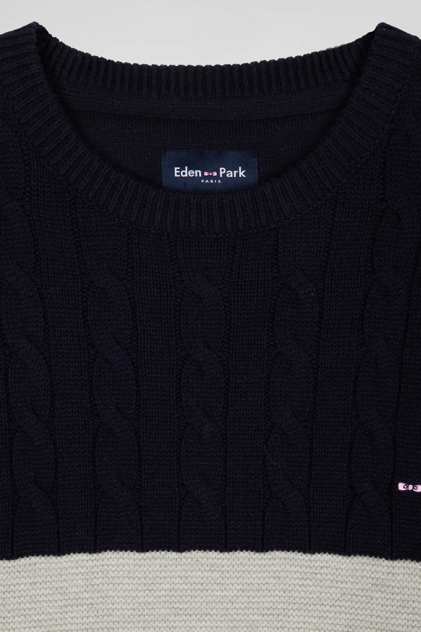 Regular grey wool and cotton crew neck jumper with knit patterns