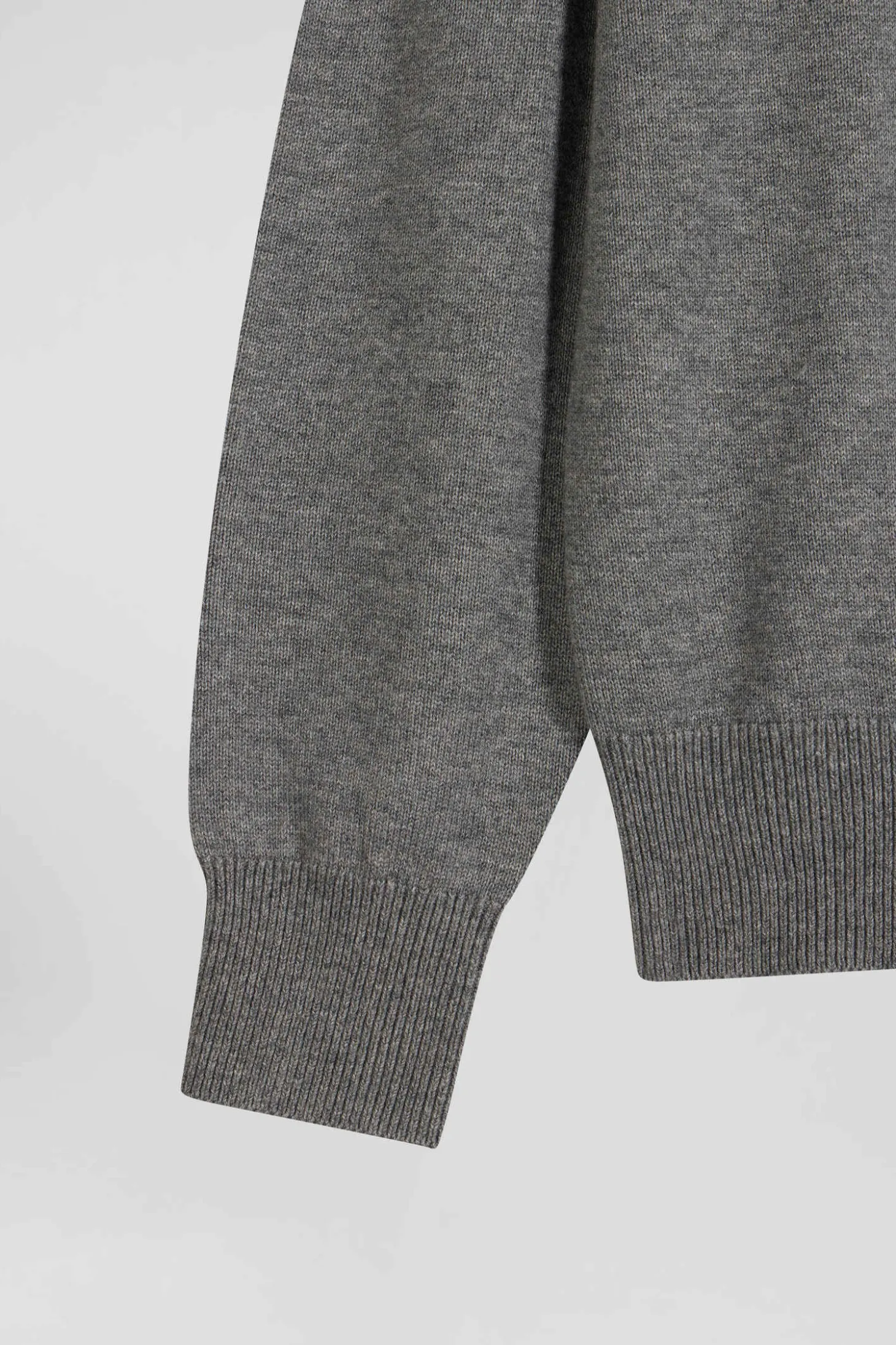 Regular grey wool and cotton V-neck jumper with striped details