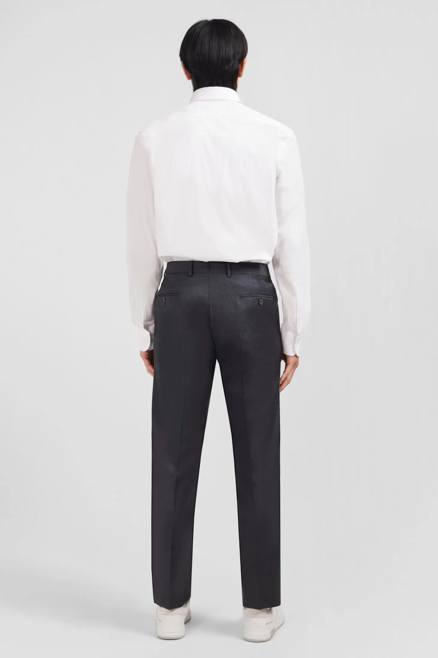 Regular grey wool trousers with broken fold