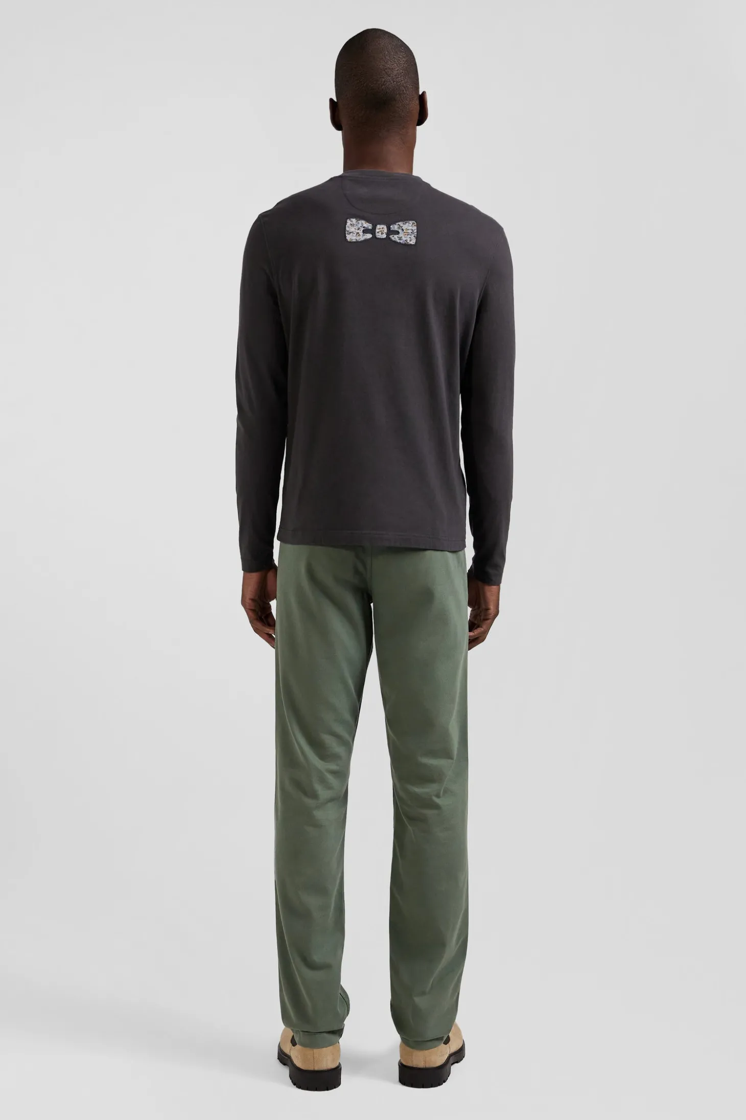 Regular khaki long-sleeved cotton T-shirt with floral back patch