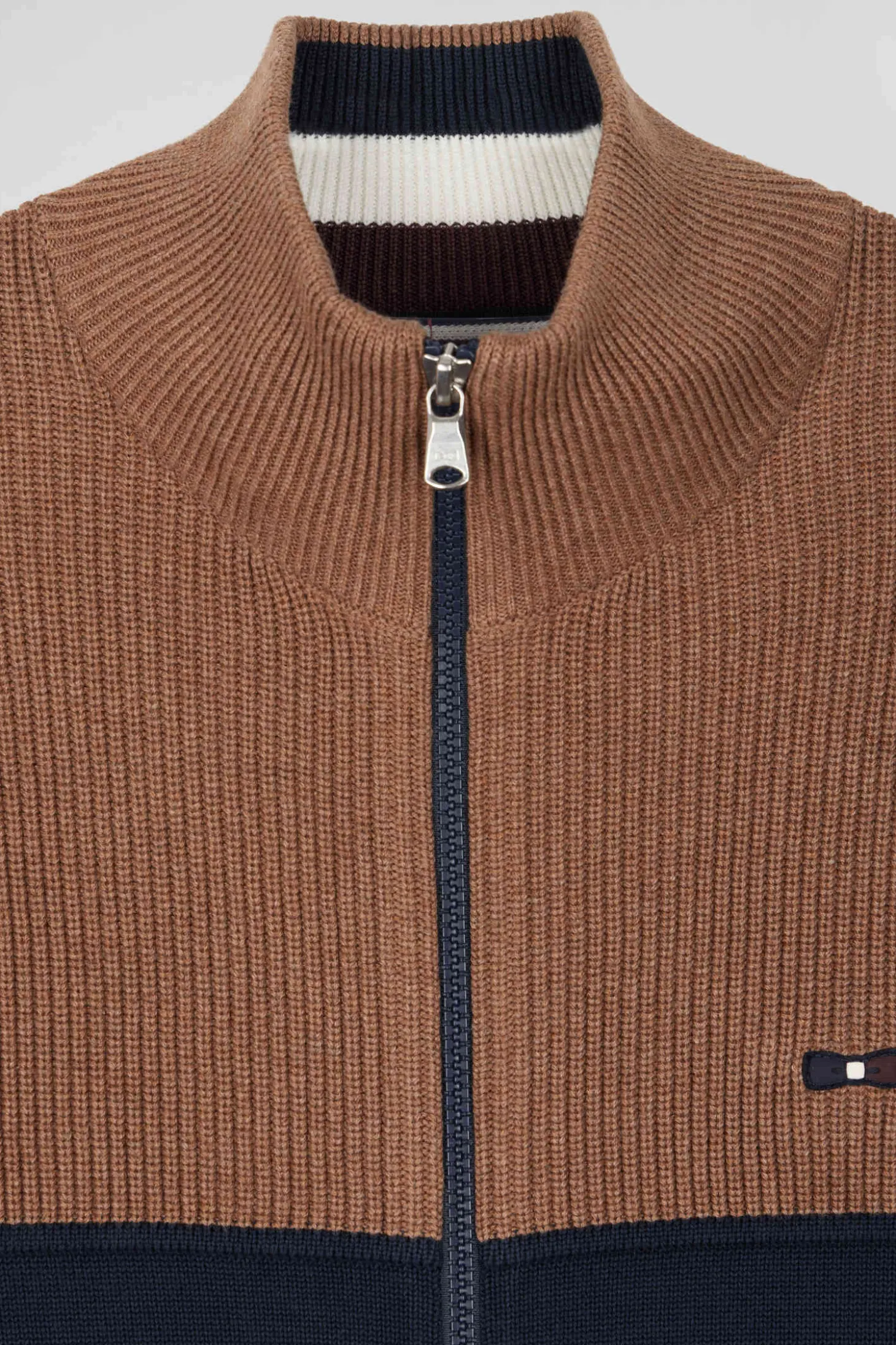 Regular navy blue and camel cotton high collar zipped cardigan