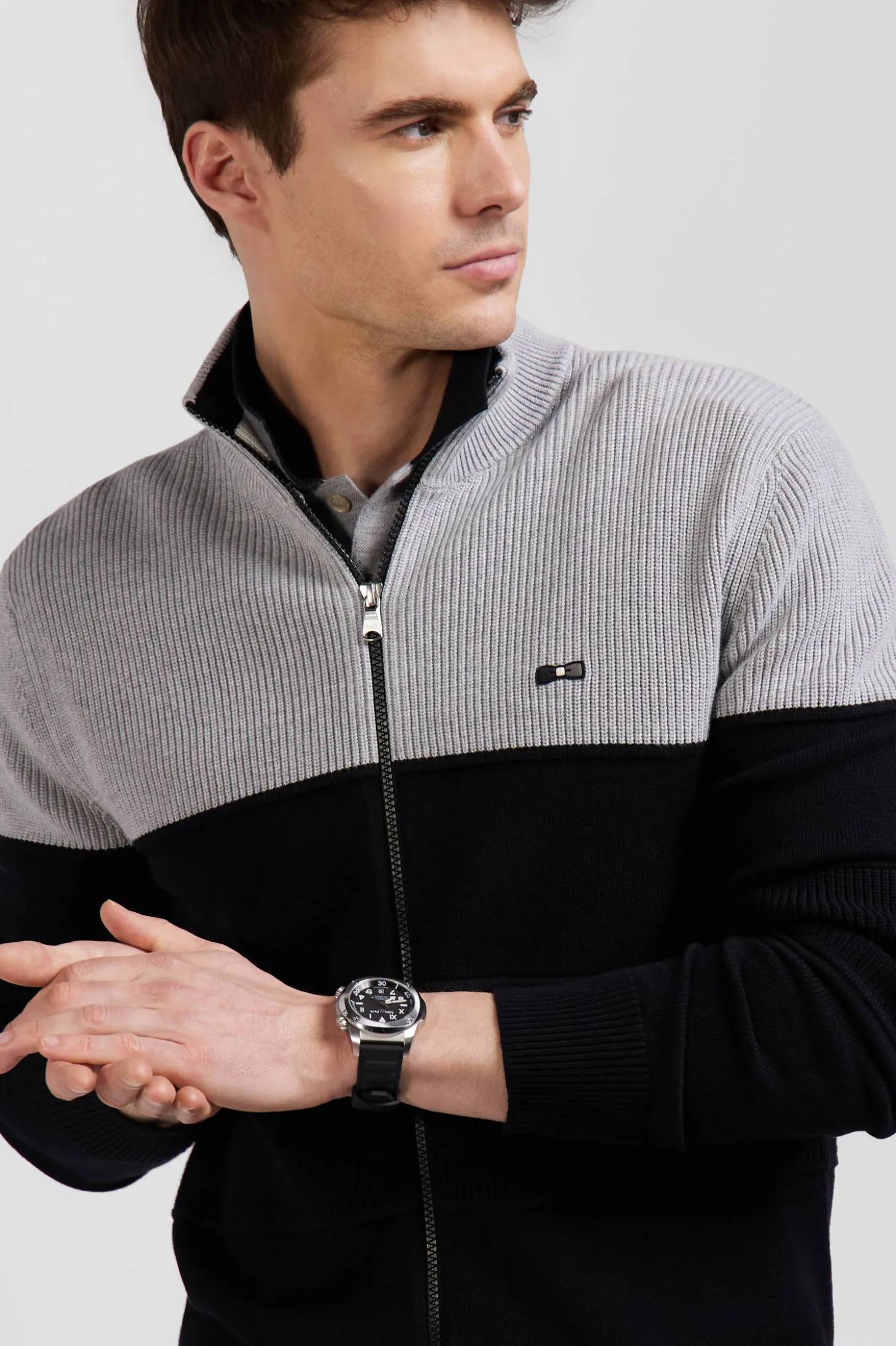 Regular navy blue and grey cotton high collar zipped cardigan