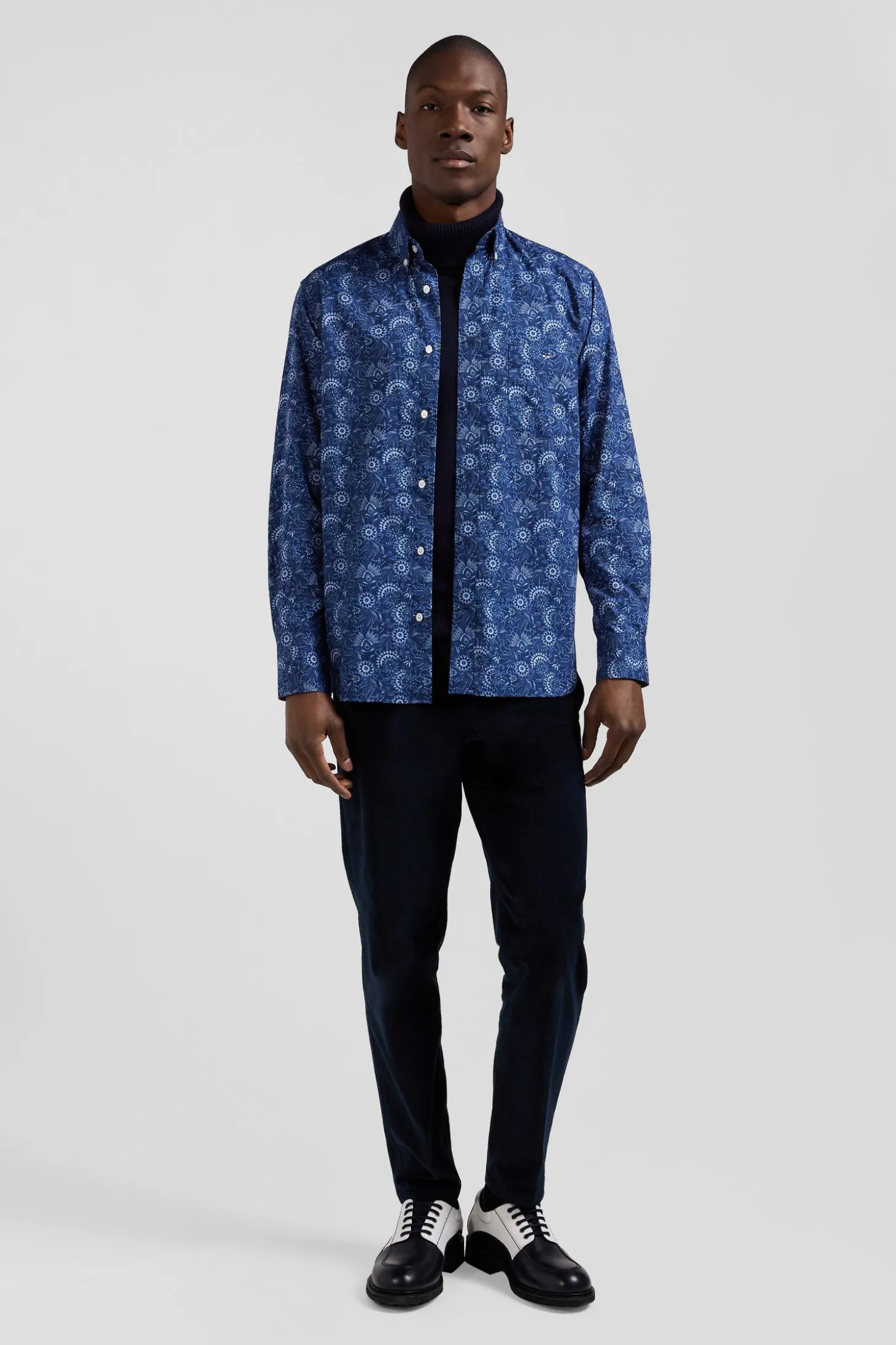 Regular navy blue cotton shirt with graphic print