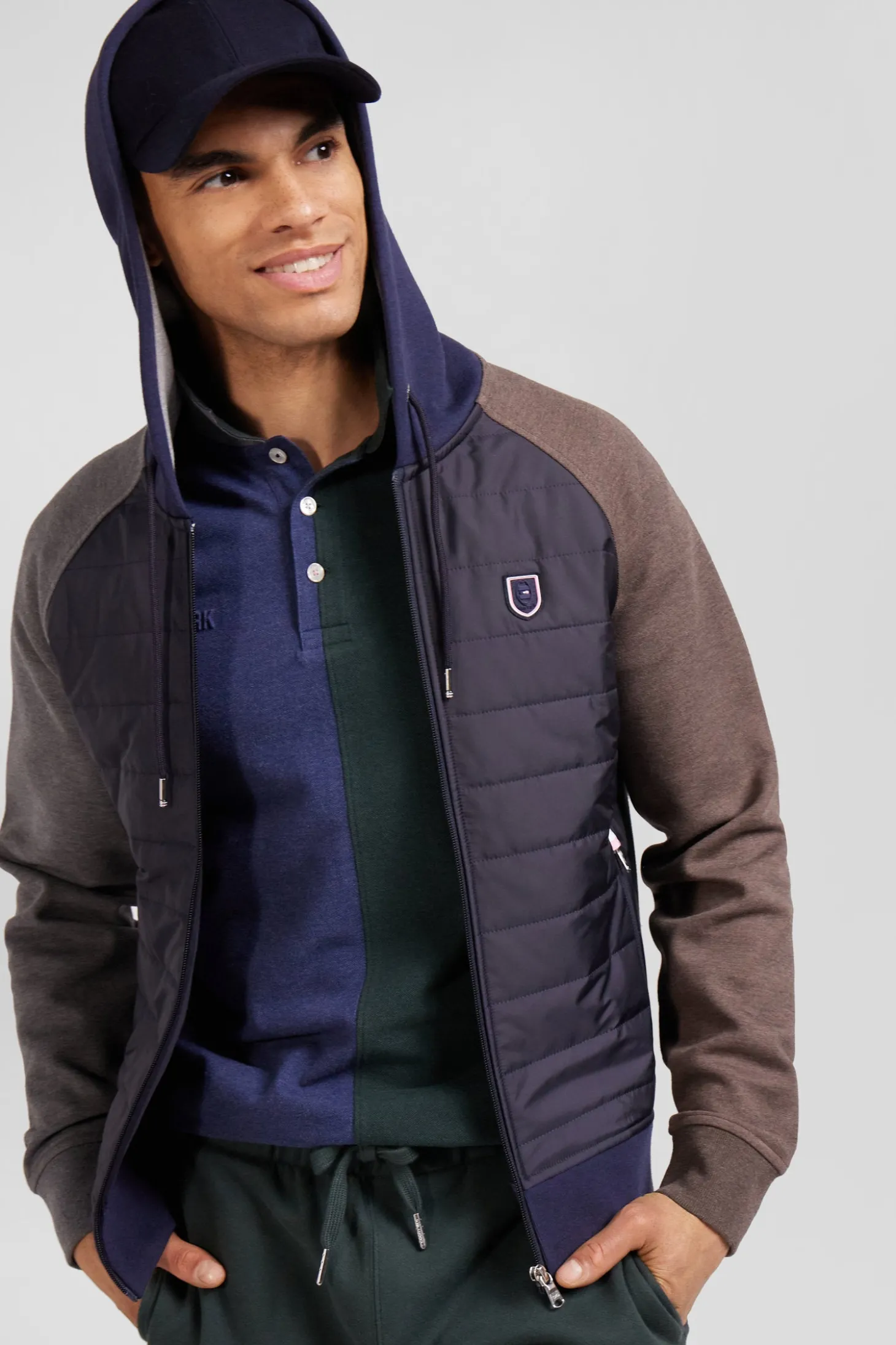 Regular navy blue cotton blend sweatshirt with padded front