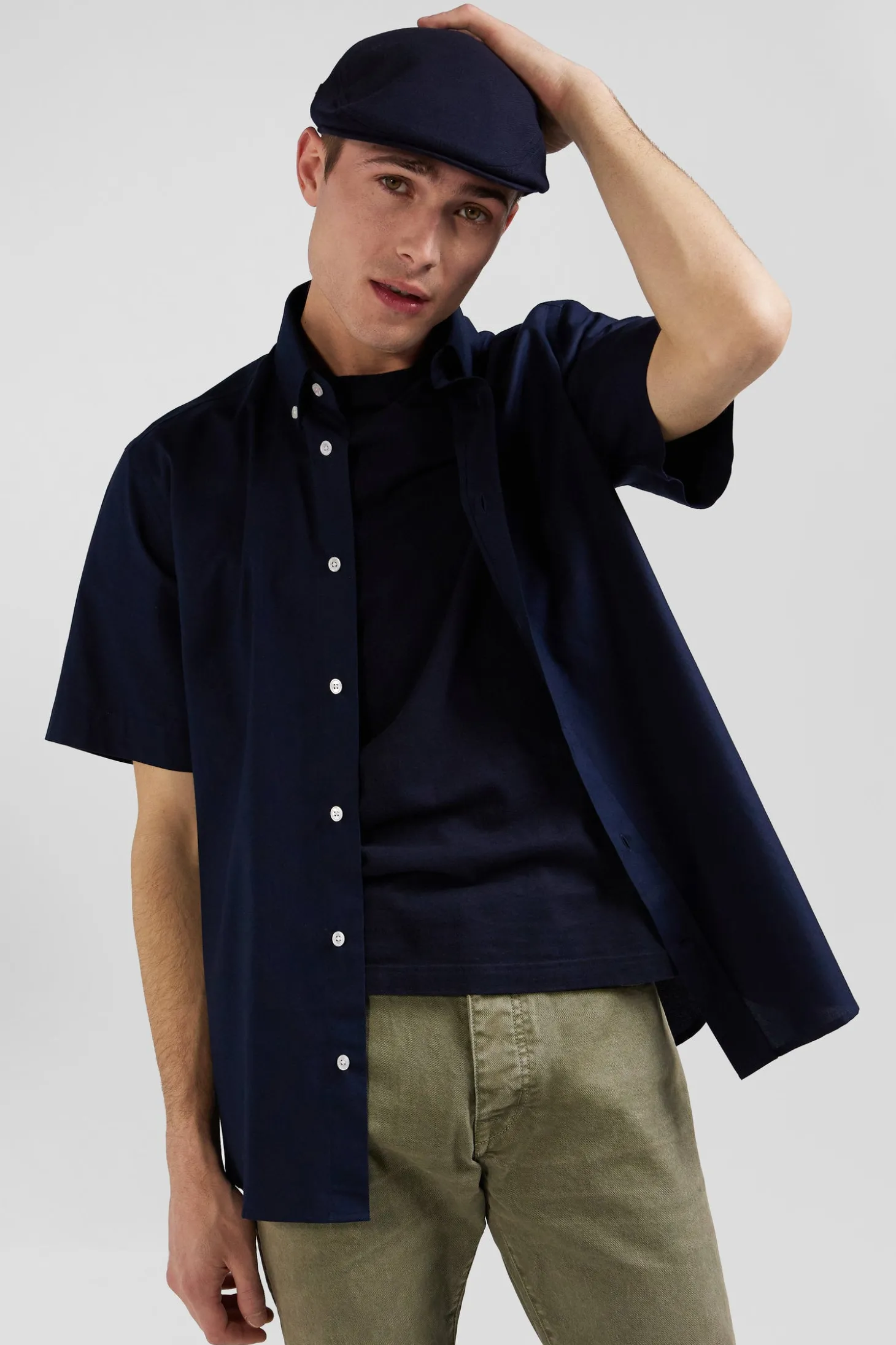 Regular navy blue cotton short-sleeved shirt with back embroidery