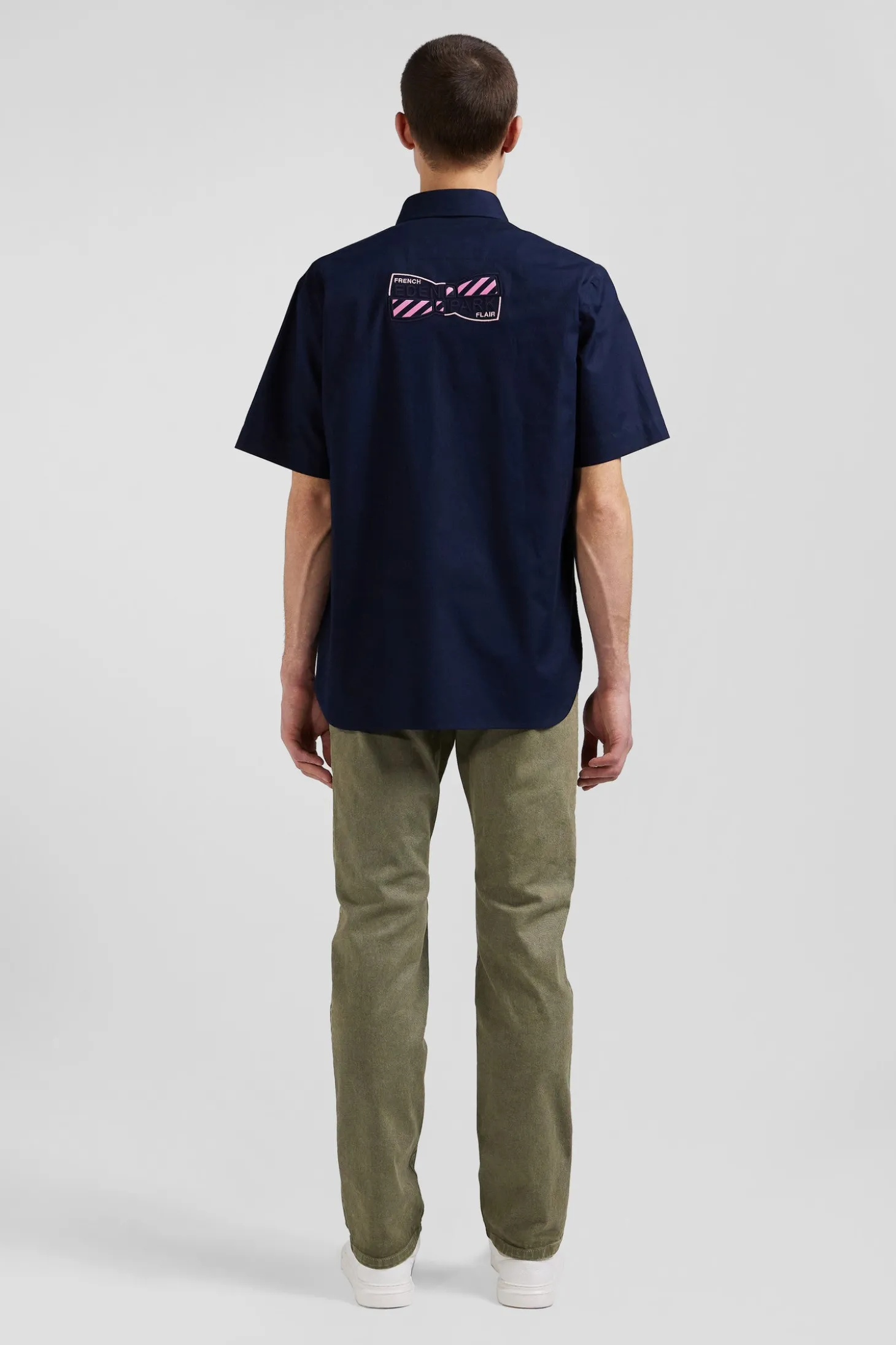Regular navy blue cotton short-sleeved shirt with back embroidery