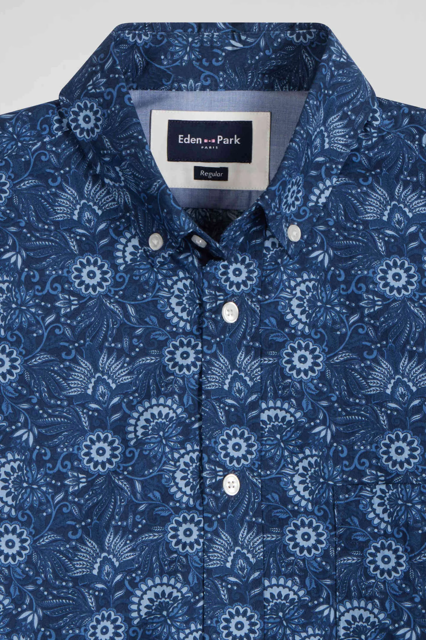 Regular navy blue cotton shirt with graphic print