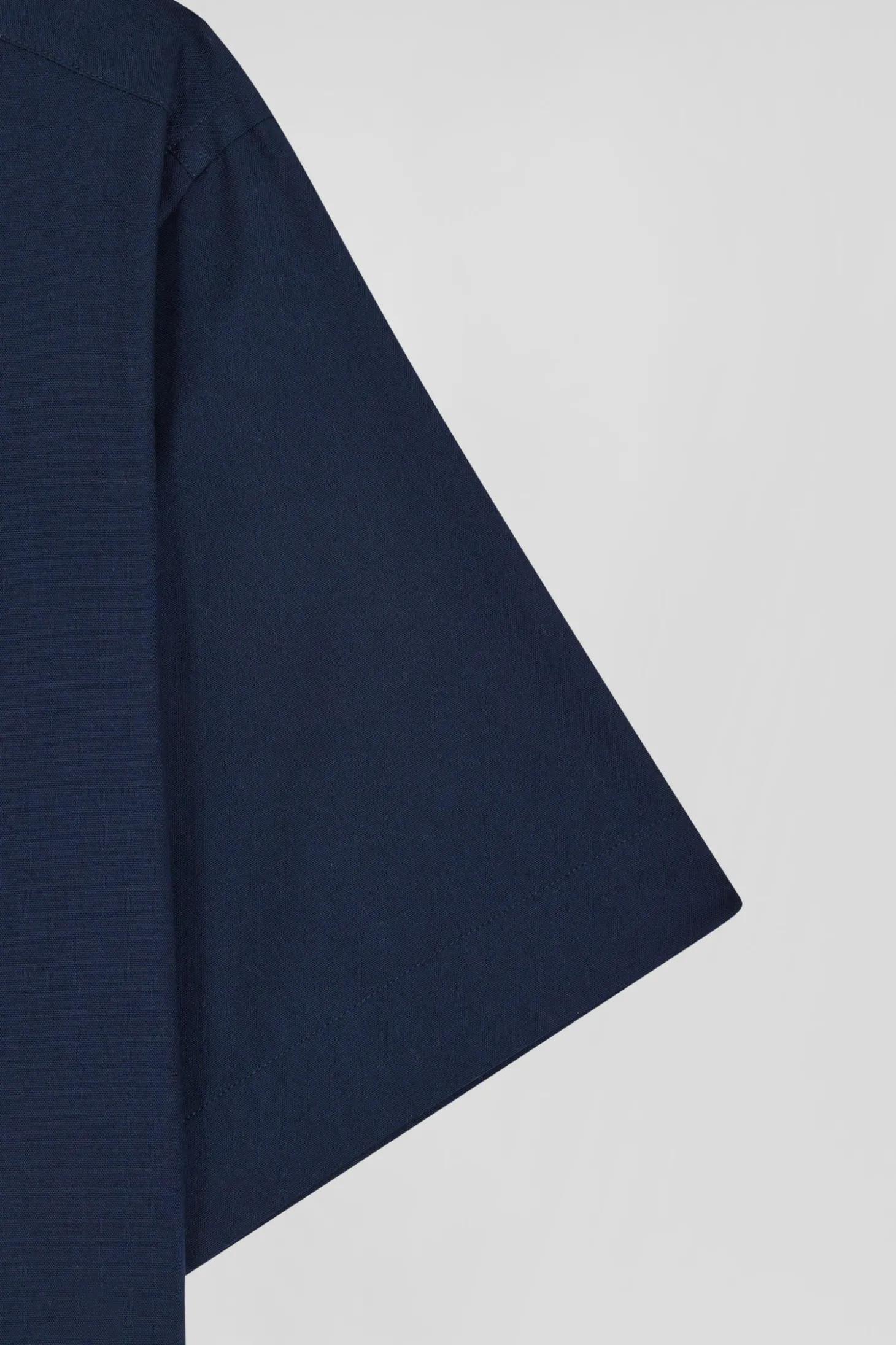 Regular navy blue cotton poplin short-sleeved shirt with microprint