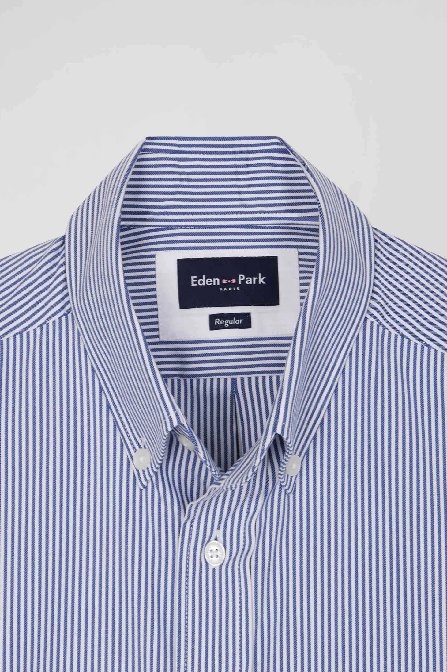 Regular navy blue cotton poplin shirt with baton stripes