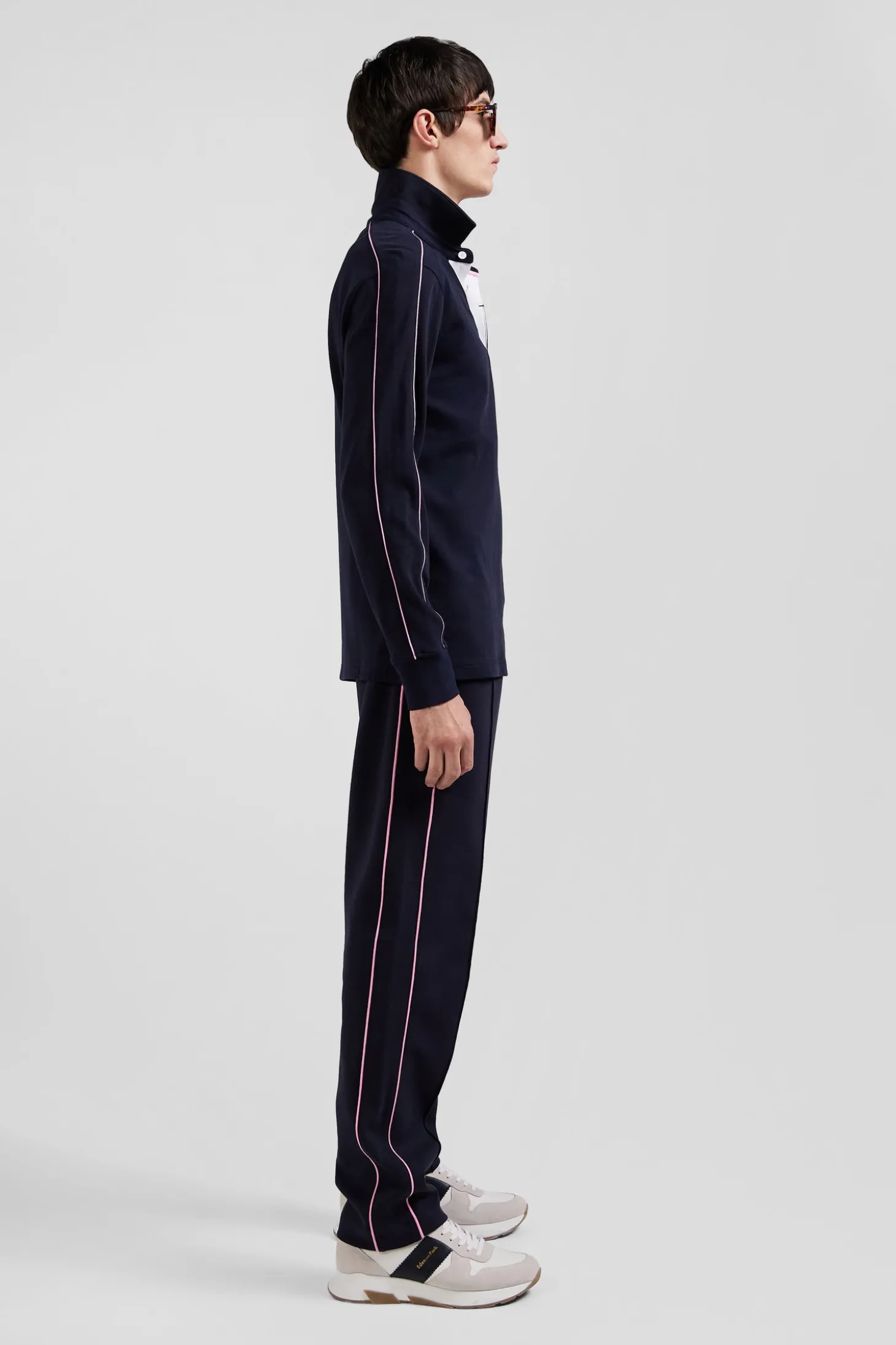 Regular navy blue long-sleeved cotton rugby shirt with pink piping