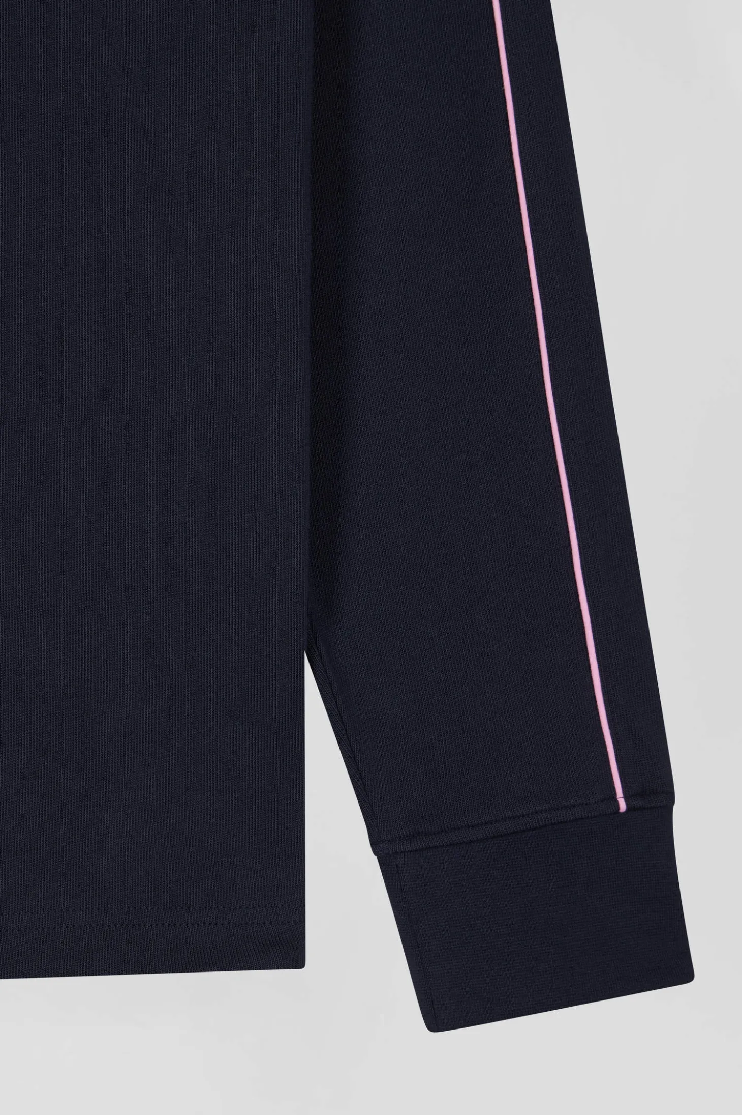 Regular navy blue long-sleeved cotton rugby shirt with pink piping
