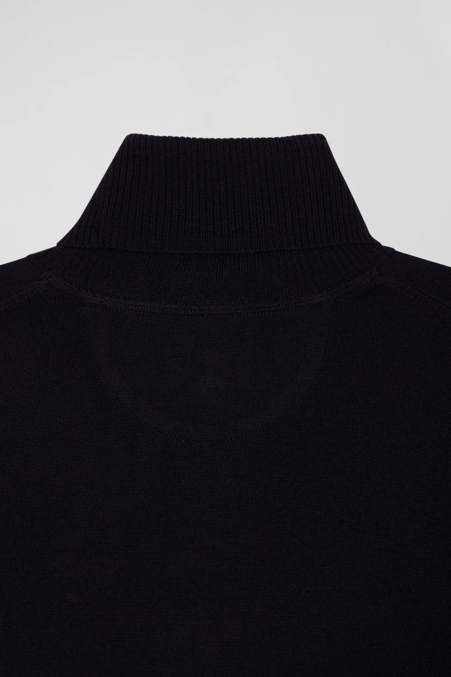 Regular navy blue merino wool turtleneck jumper