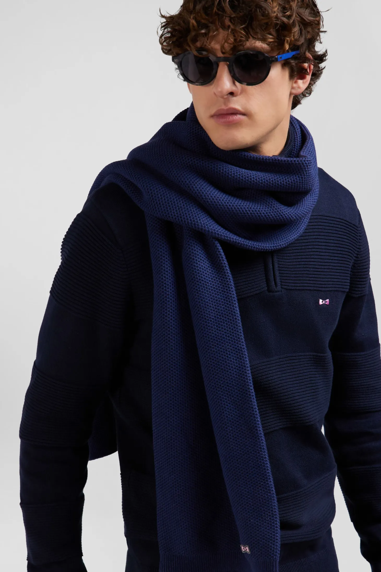 Regular navy blue semi-zipped cotton jumper with knit patterns