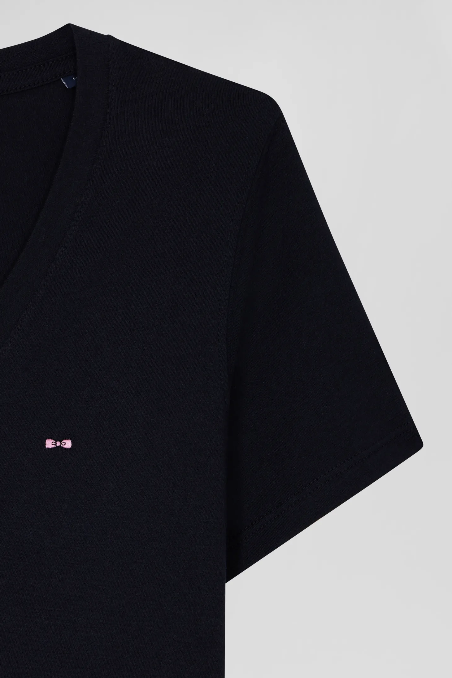 Regular navy blue short-sleeved V-neck cotton T-shirt