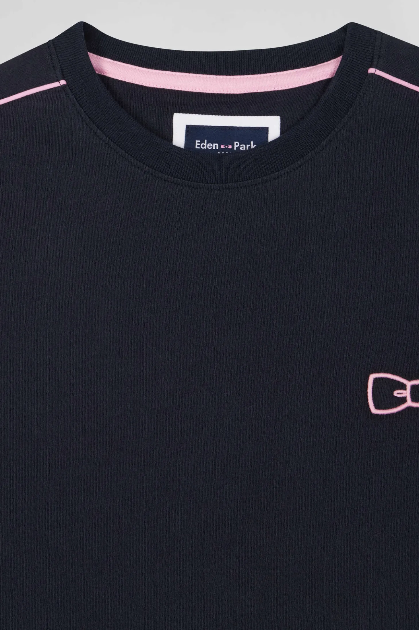 Regular navy short-sleeved cotton T-shirt with pink piping