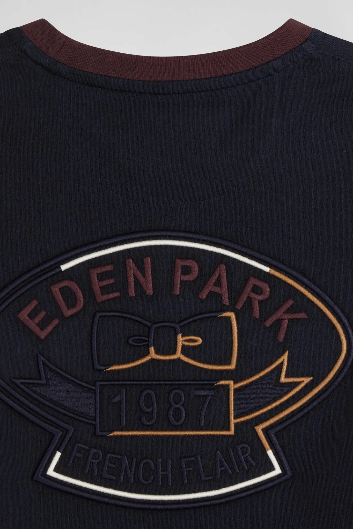 Regular navy short-sleeved cotton T-shirt with back embroidery