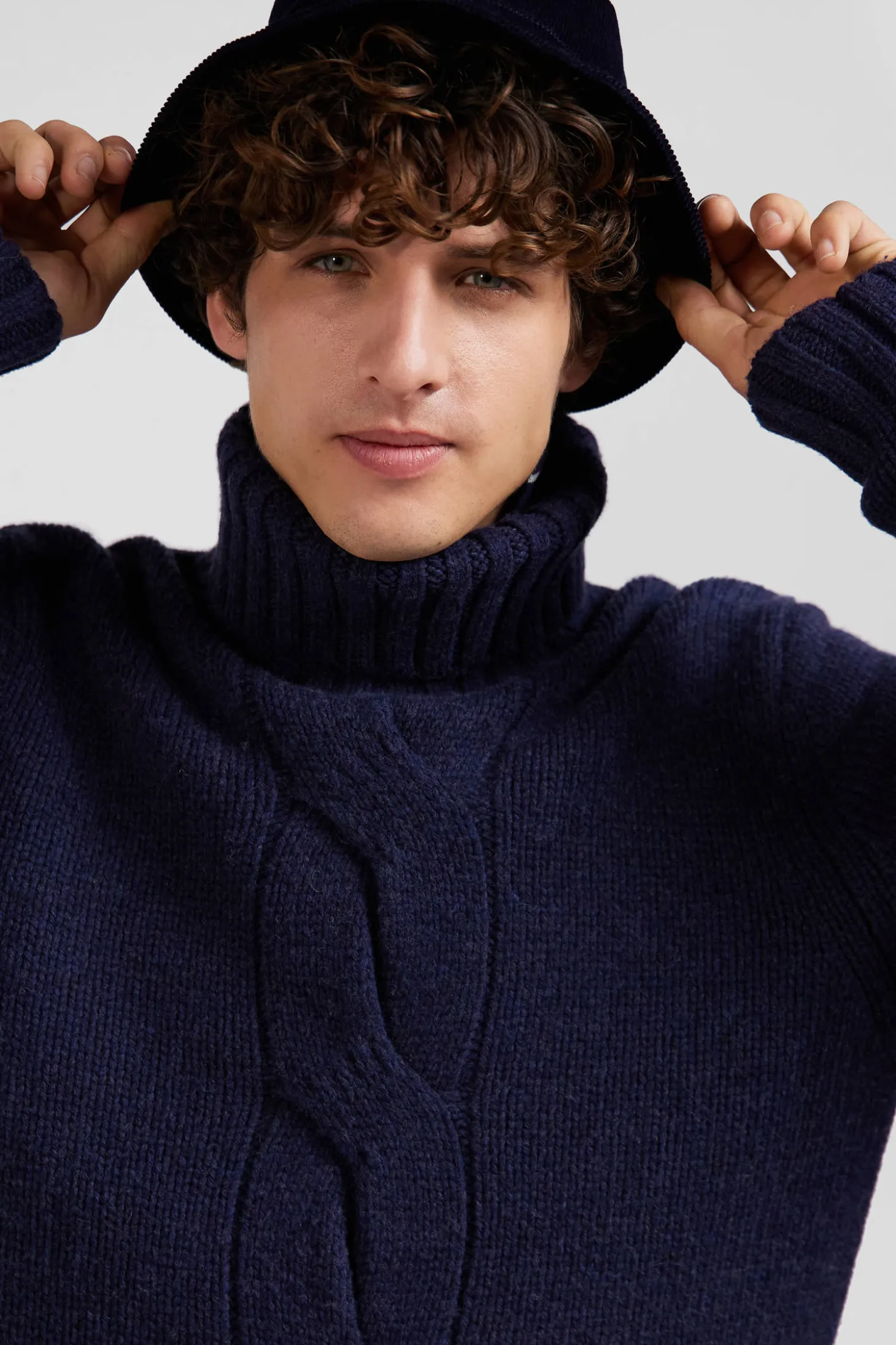 Regular navy virgin wool and recycled polyamide turtleneck jumper with 3D knitting