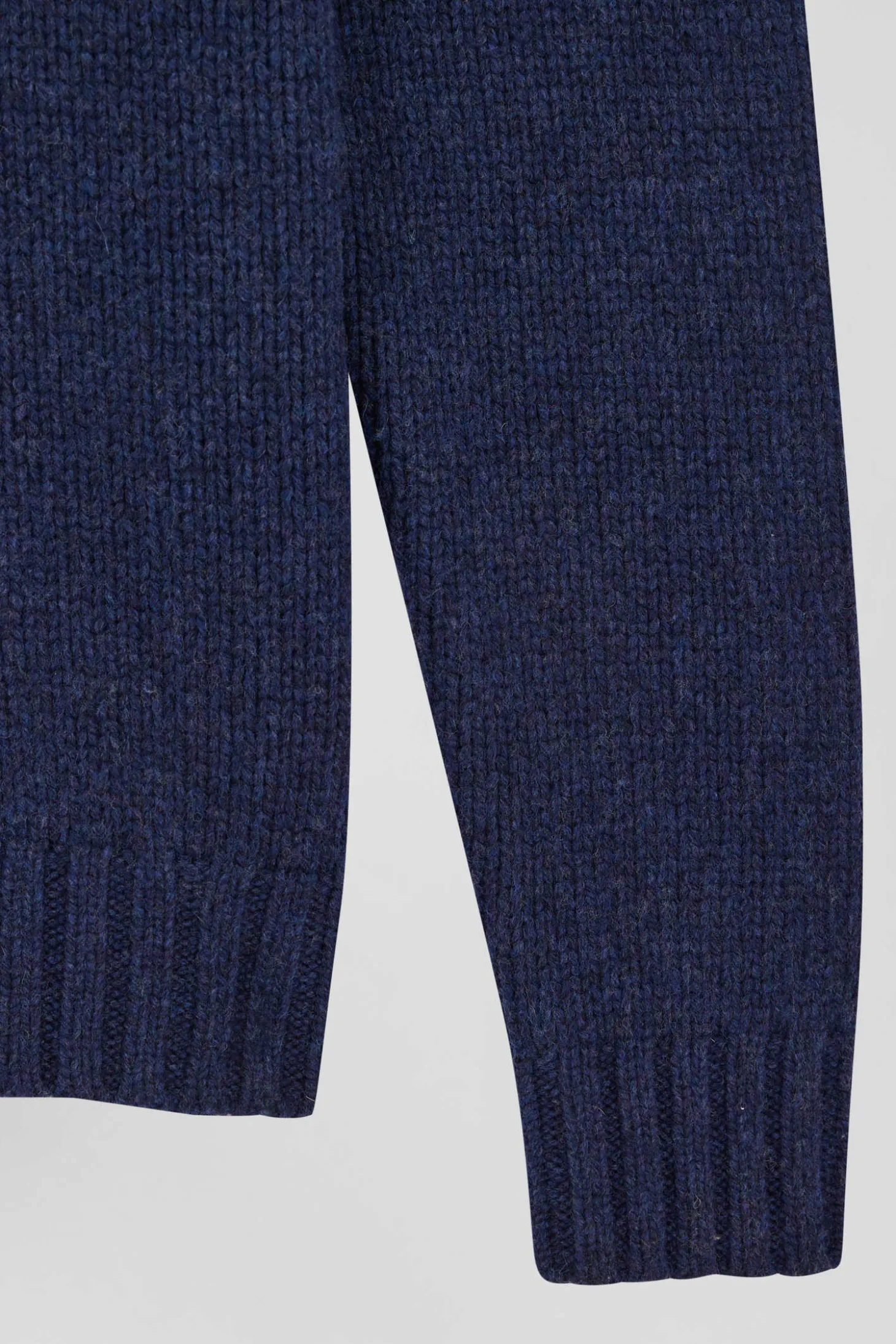 Regular navy virgin wool and recycled polyamide turtleneck jumper with 3D knitting