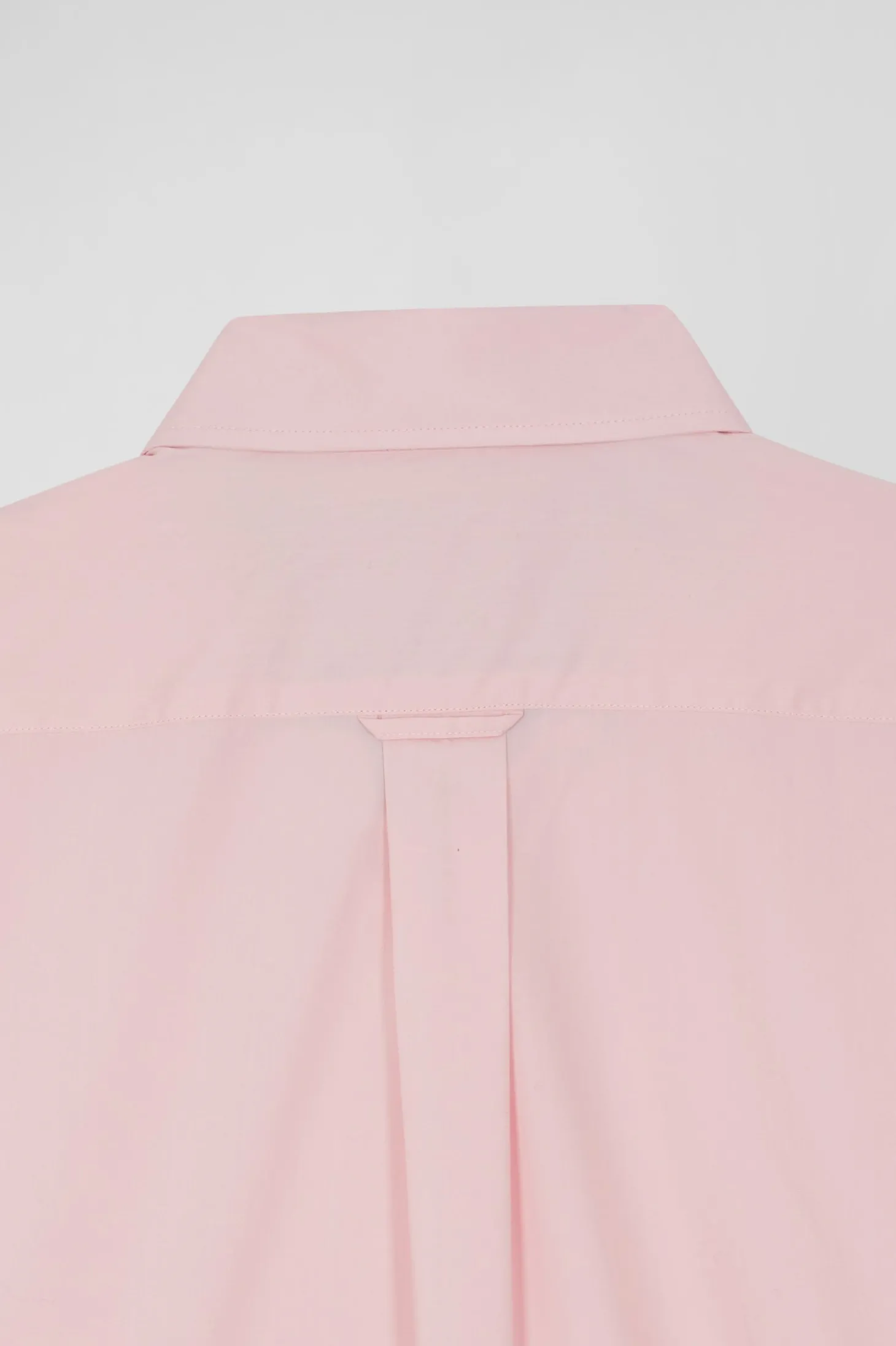 Regular pink cotton poplin shirt with button-down collar and printed elbow patches