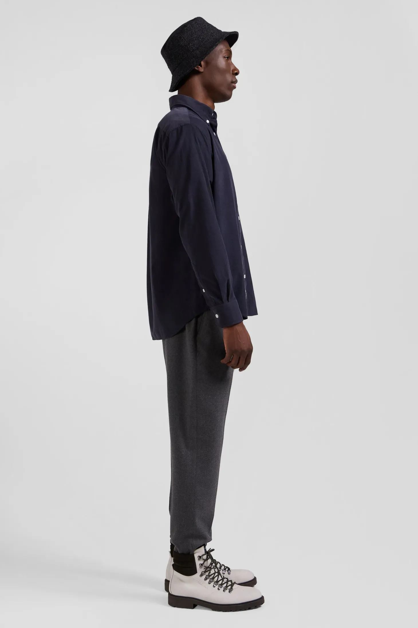Regular plain anthracite grey cotton shirt with button-down collar and chest pocket