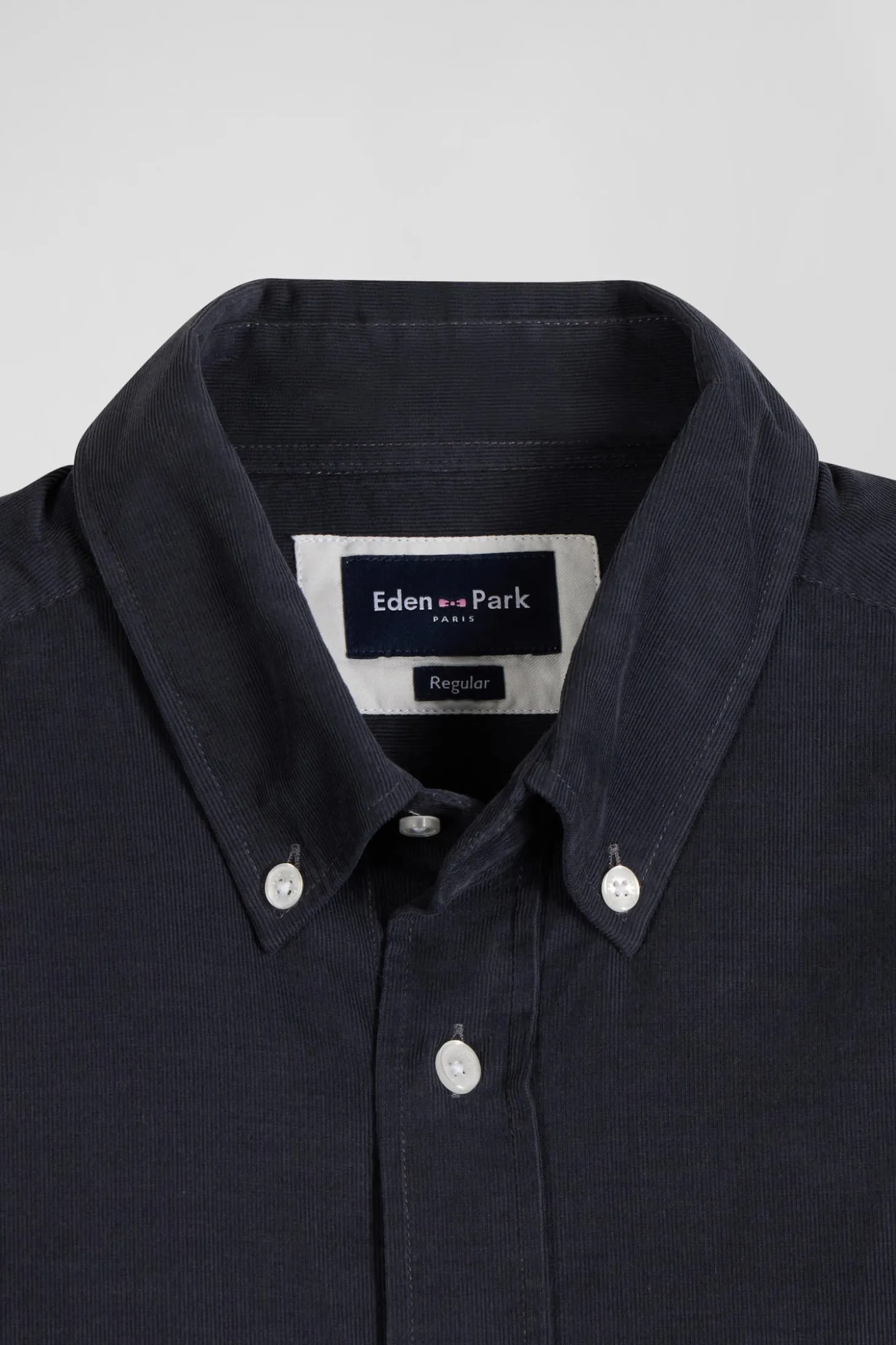 Regular plain anthracite grey cotton shirt with button-down collar and chest pocket