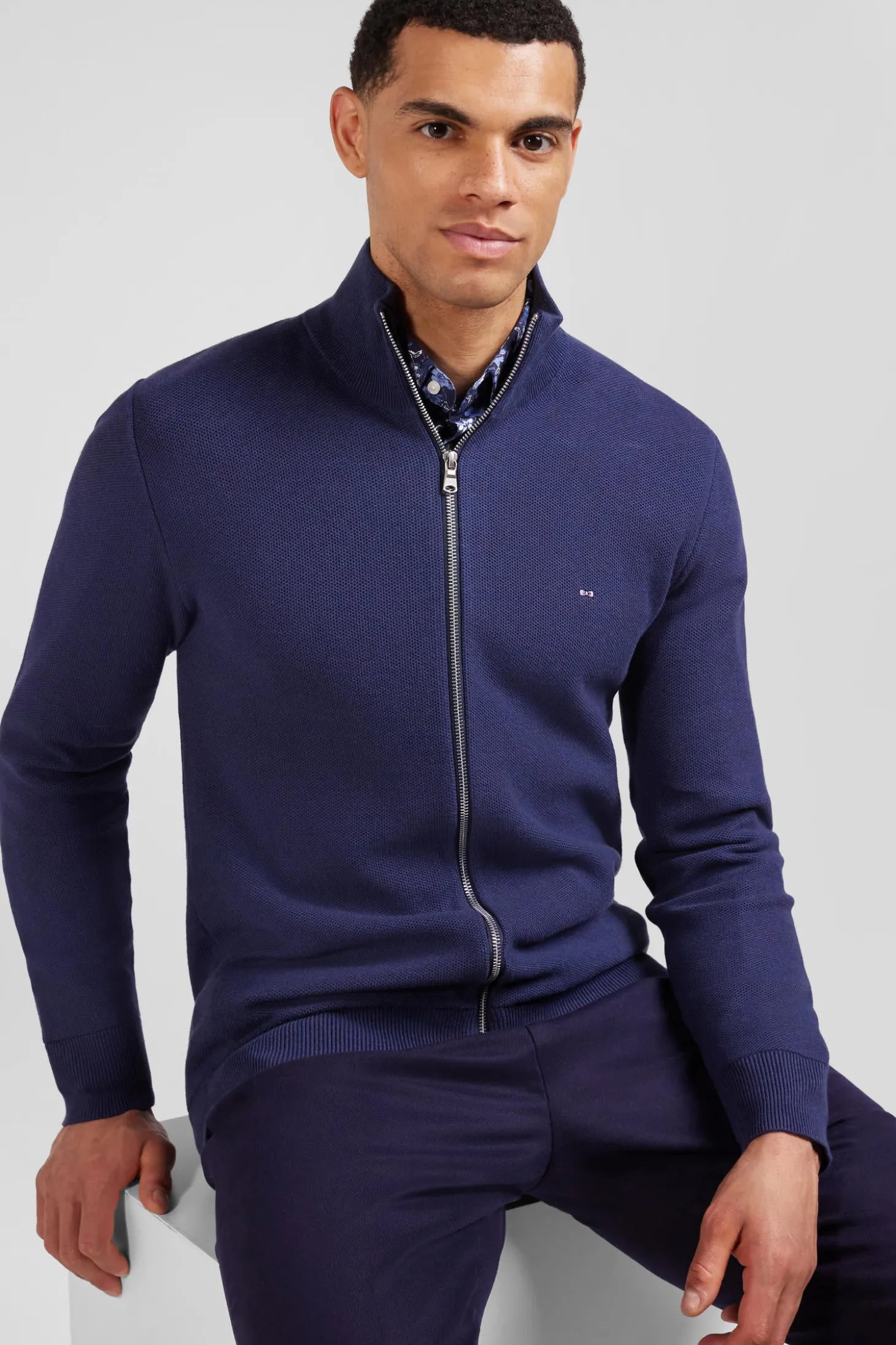 Regular plain navy blue cotton high collar zipped cardigan
