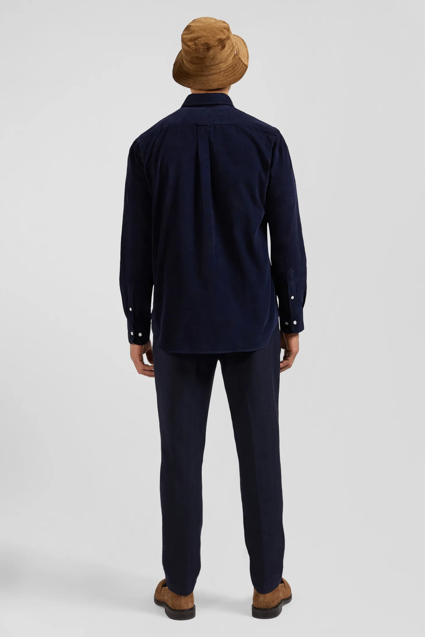 Regular plain navy blue cotton shirt with button-down collar and chest pocket