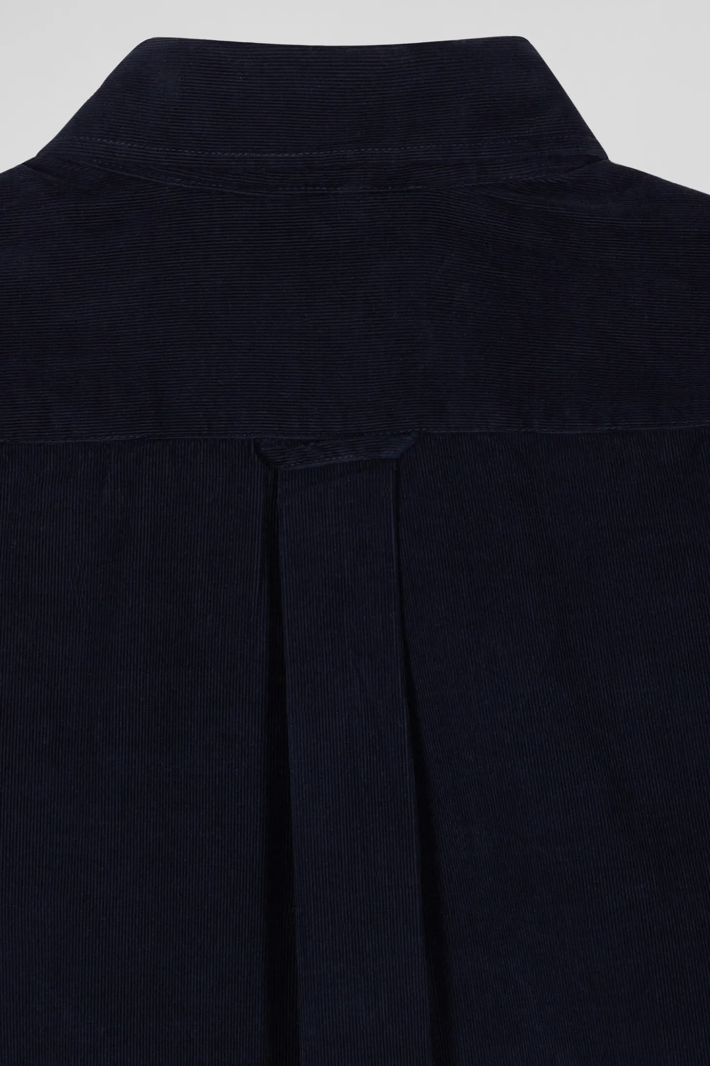 Regular plain navy blue cotton shirt with button-down collar and chest pocket