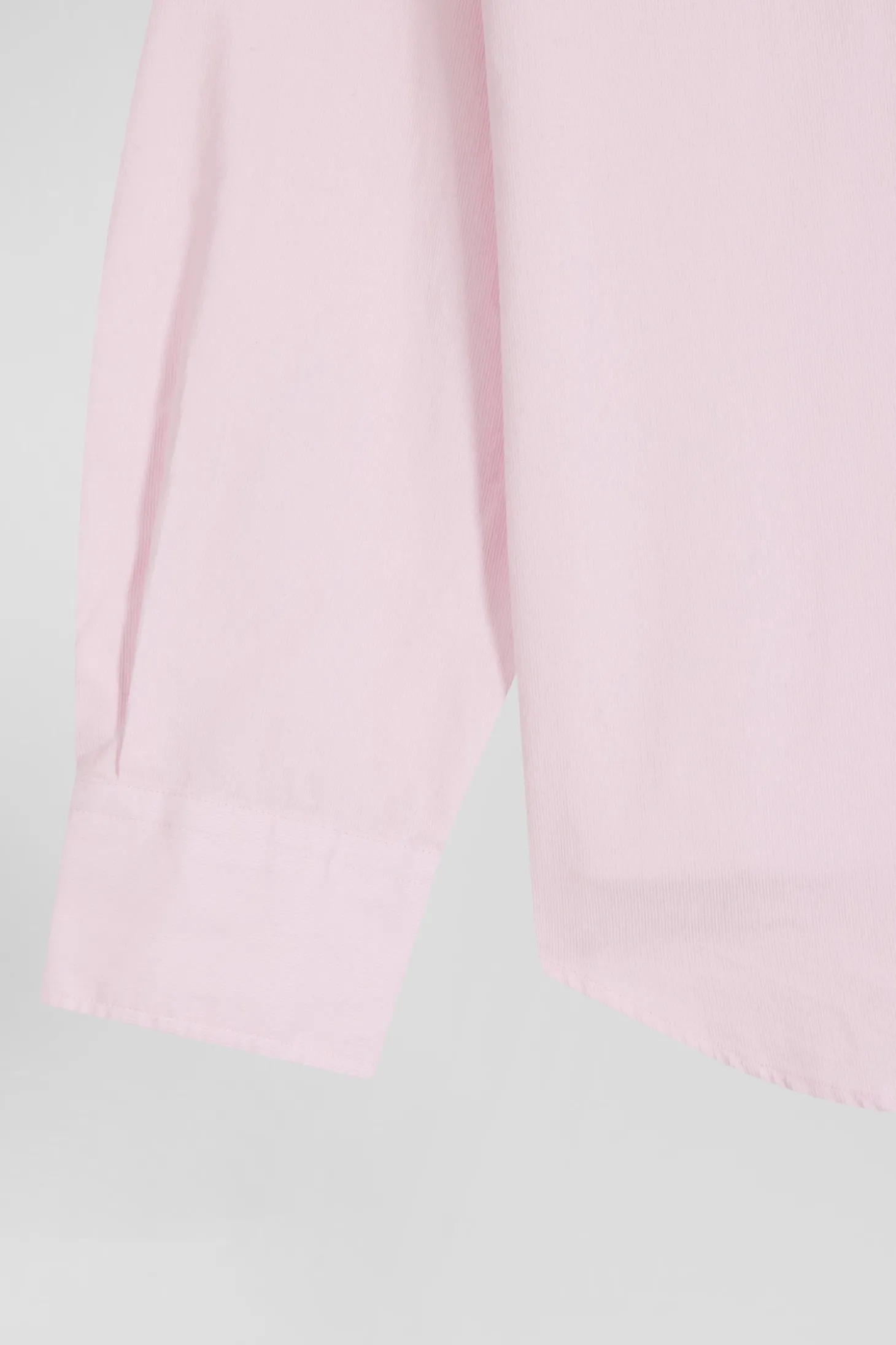 Regular plain pink cotton shirt with button-down collar and chest pocket