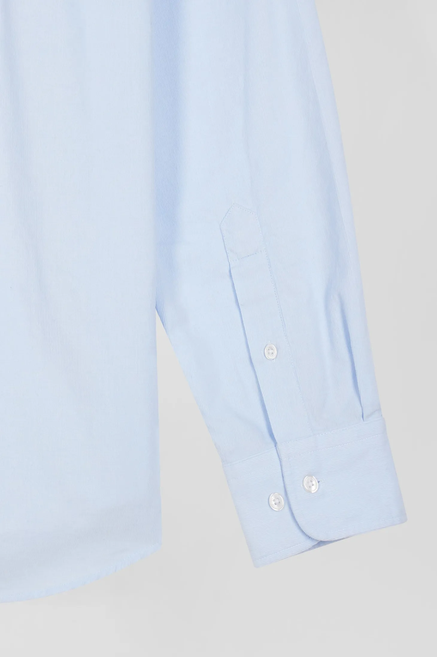 Regular plain sky blue cotton shirt with button-down collar and chest pocket