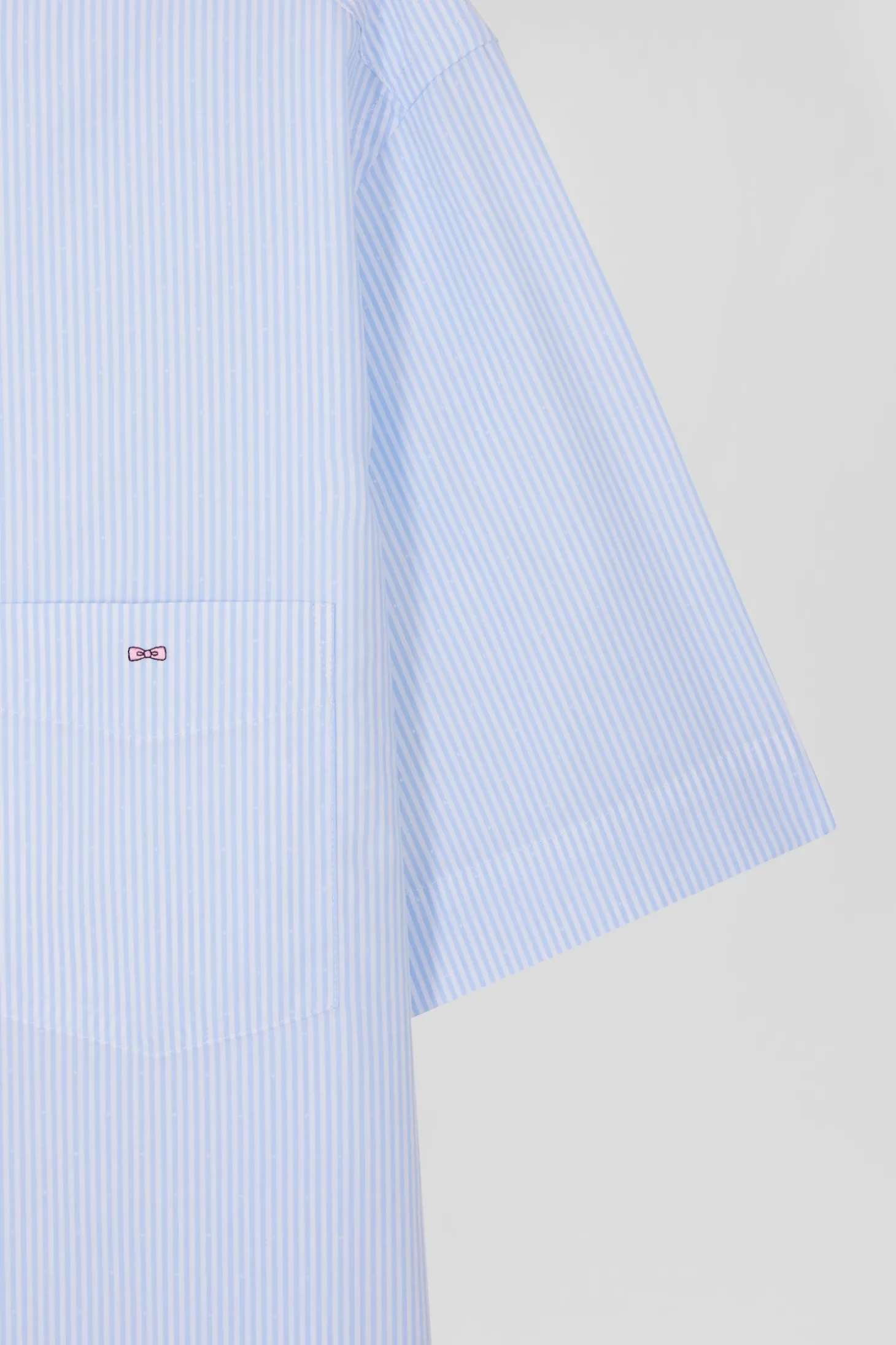 Regular sky blue and white striped cotton short-sleeved shirt